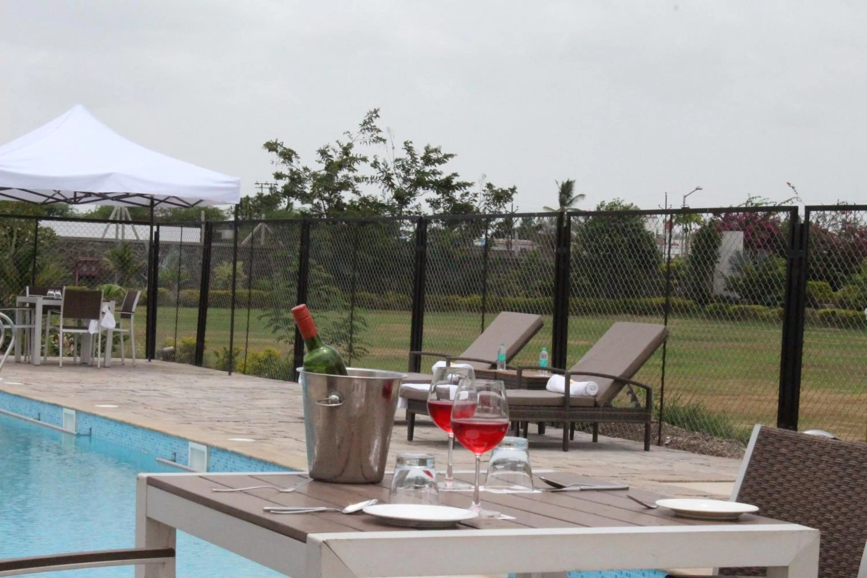 Swimming Pool in Jakson Inns