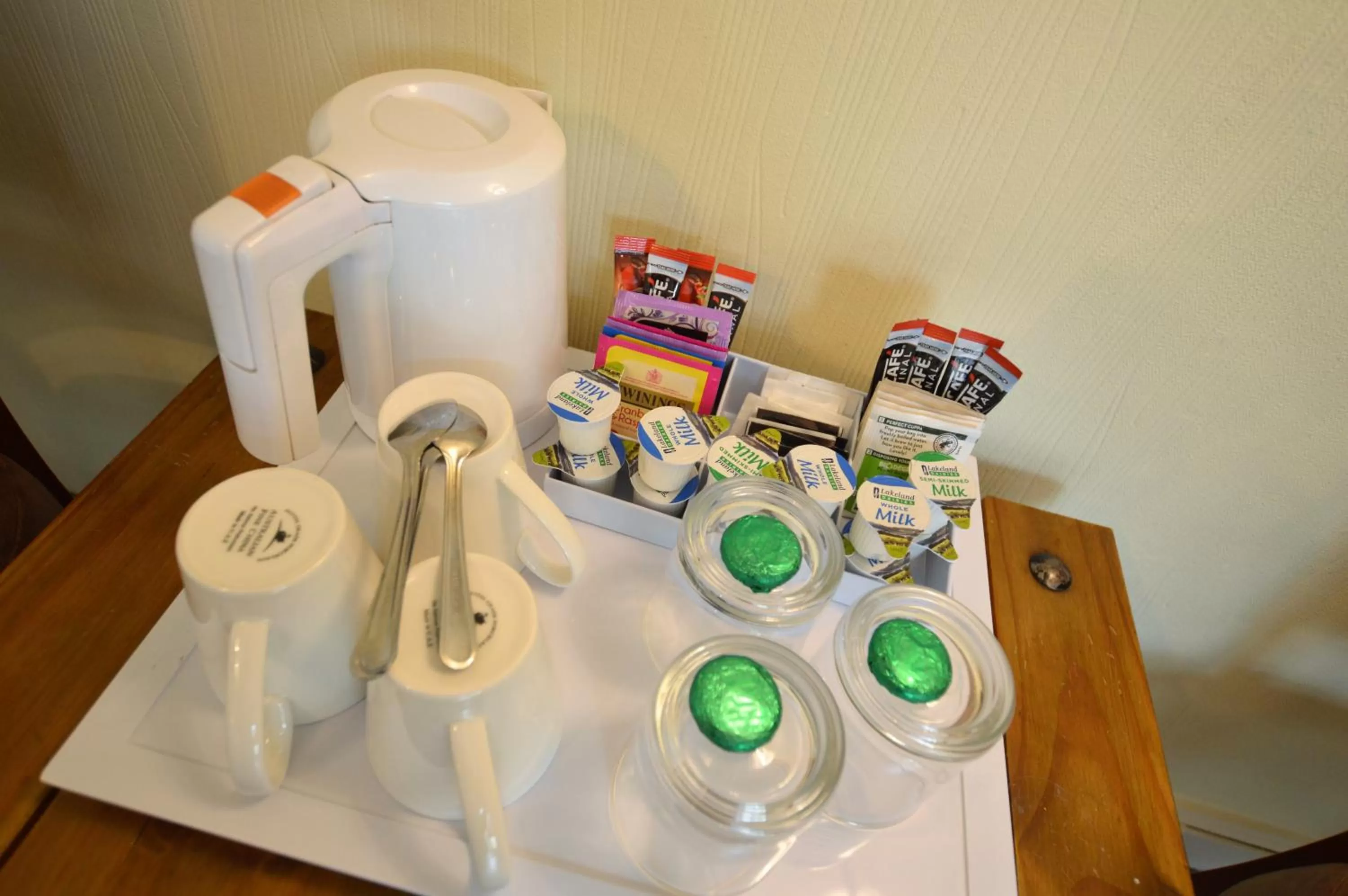 Coffee/tea facilities in All Seasons Guest House