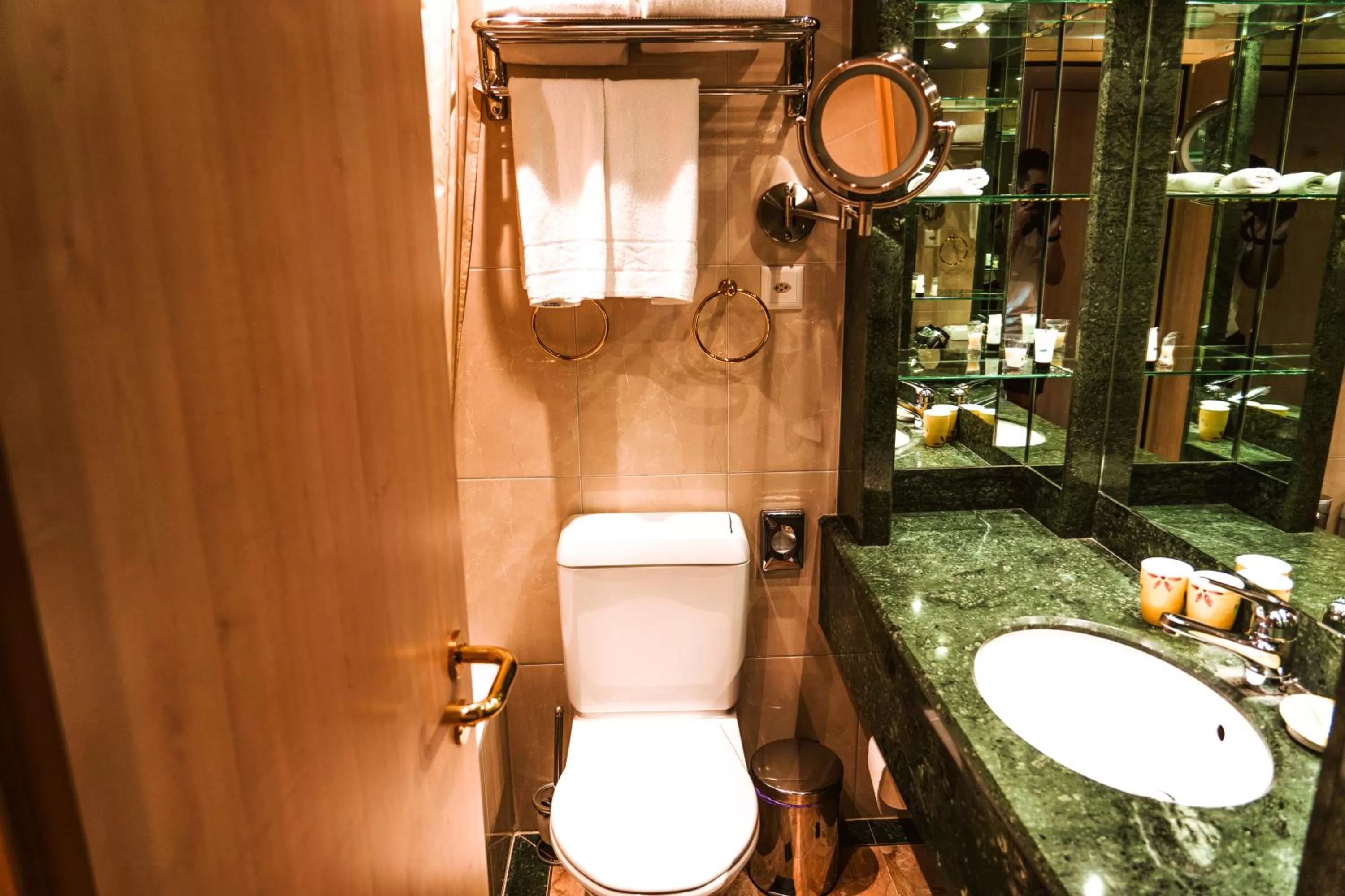 Toilet in Hillsite Smart Hotel Flims