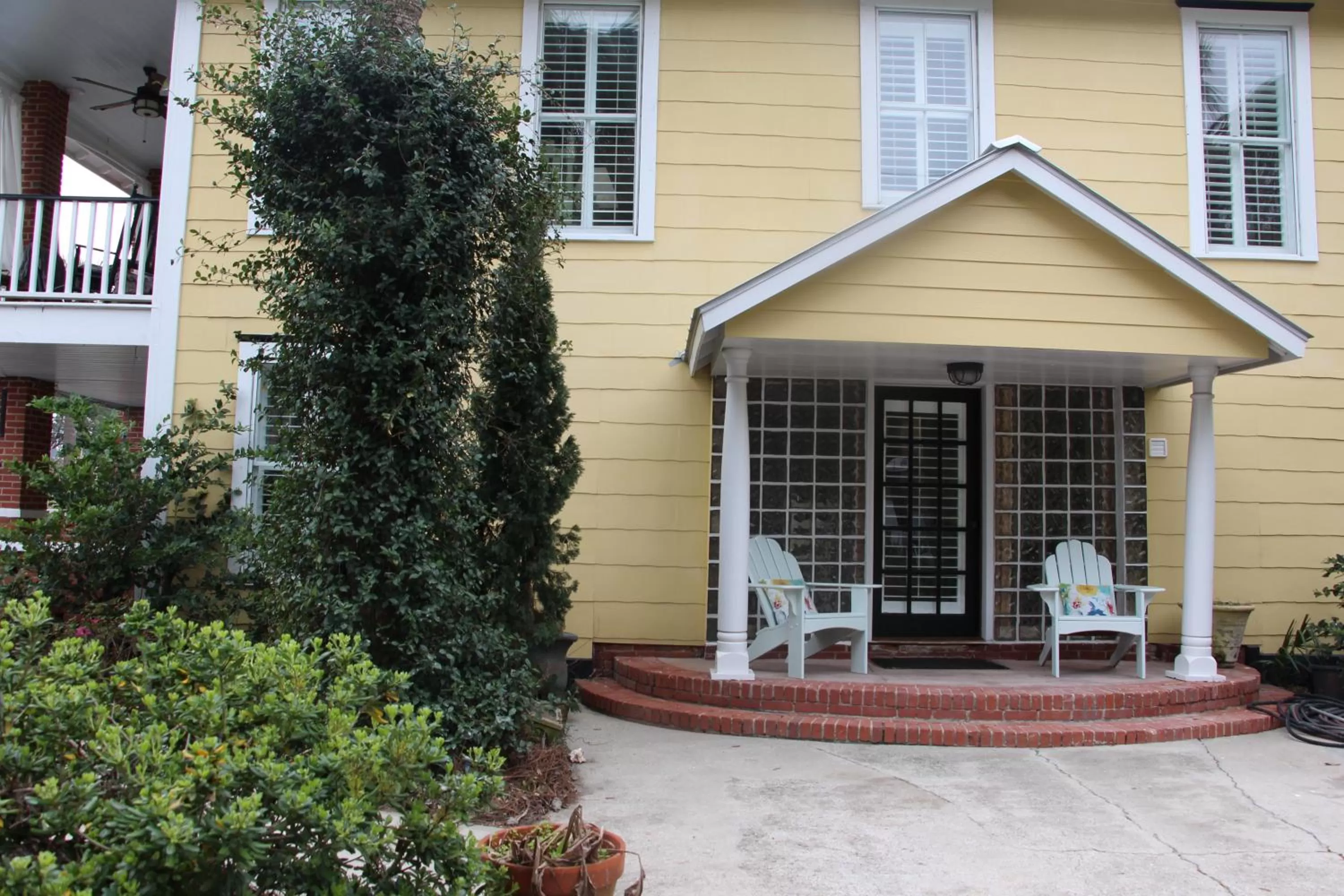 Property building in Beachview Inn and Spa