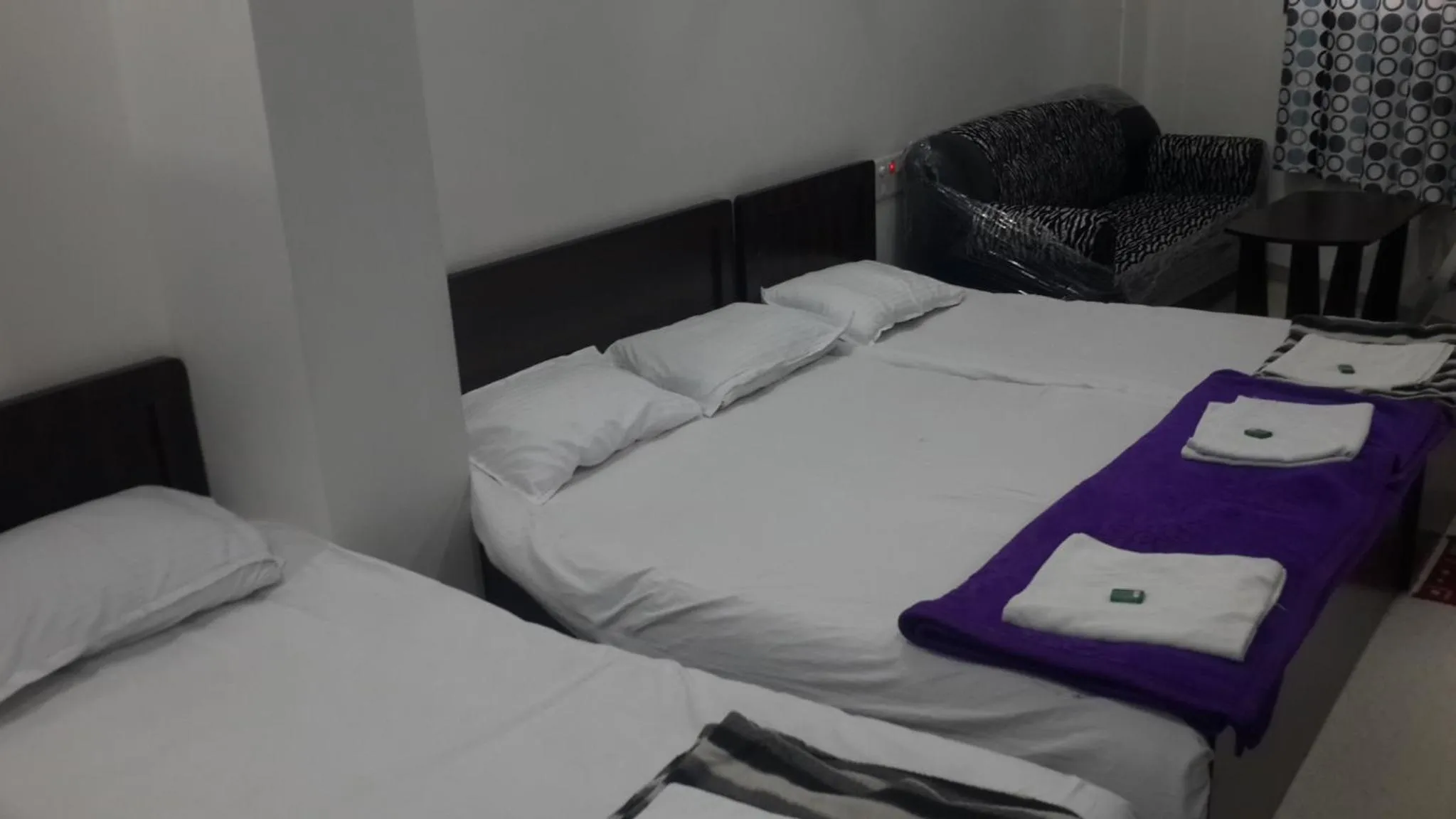 Bed in Hotel Holiday Era Opposite Railway Station