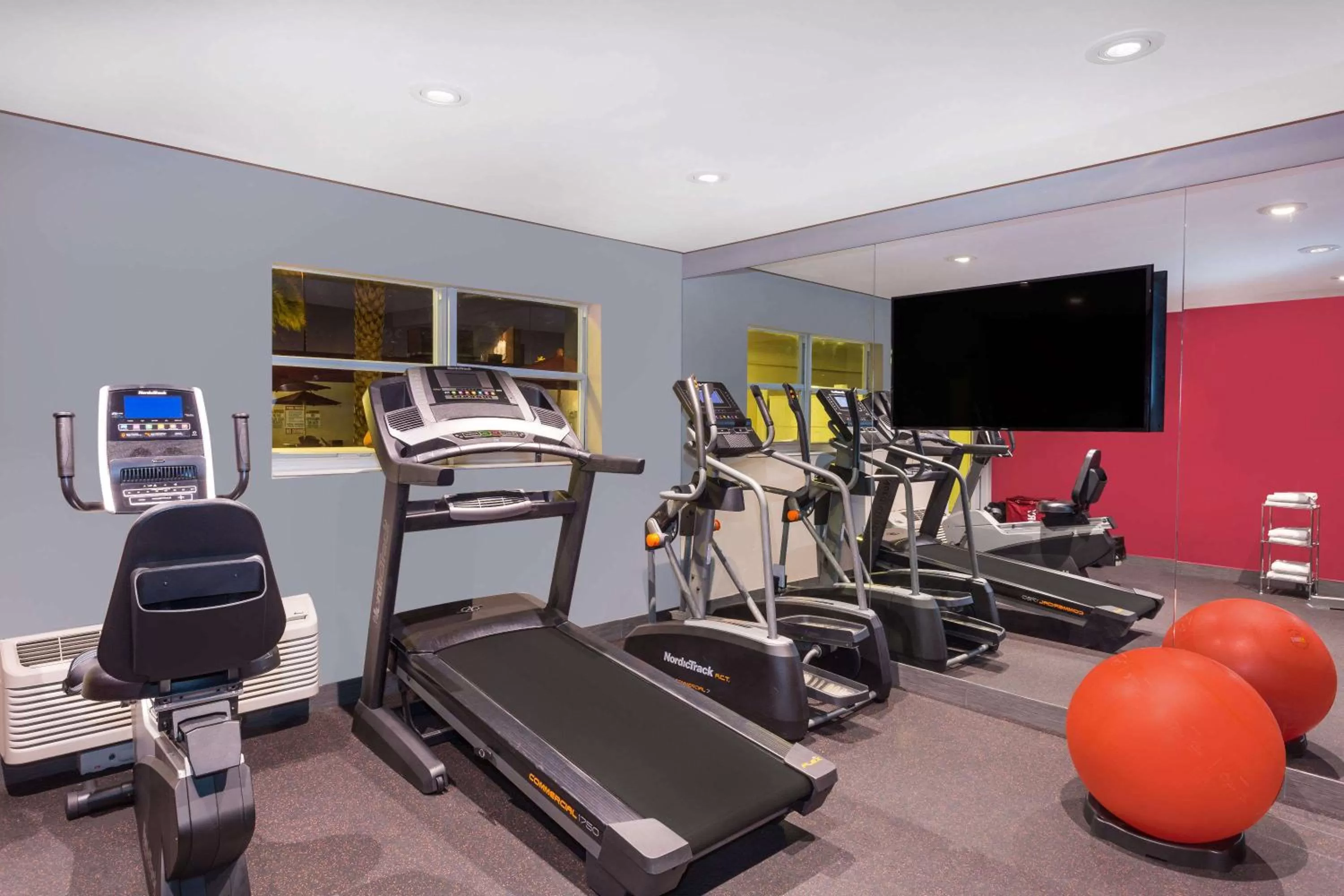 Fitness centre/facilities in Ramada by Wyndham Miami Springs/Miami International Airport
