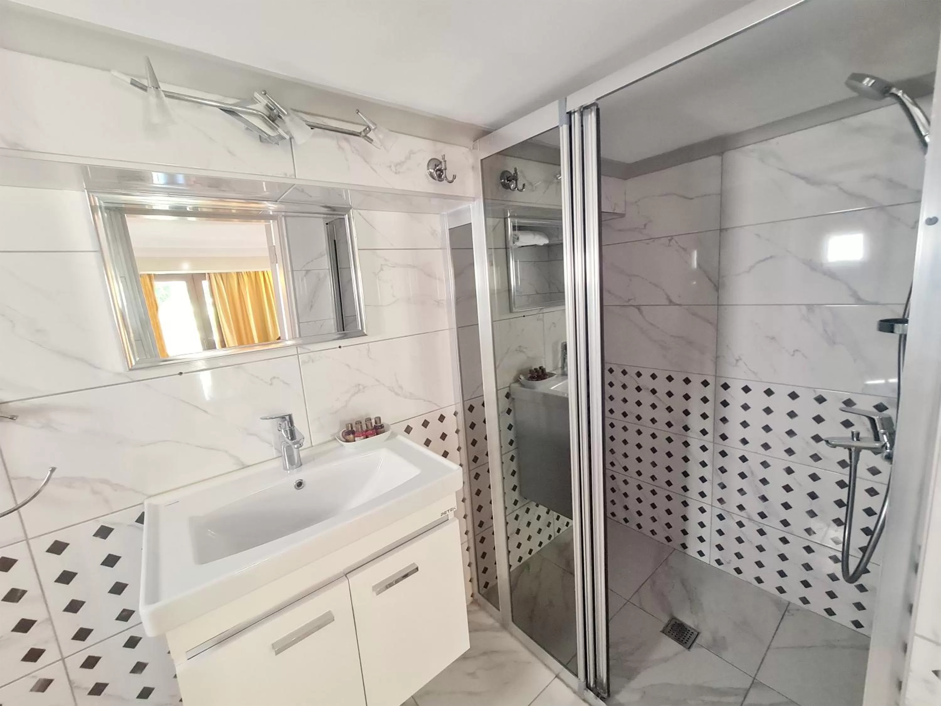 Shower, Bathroom in SOFIA BOUTIQUE HOTEL