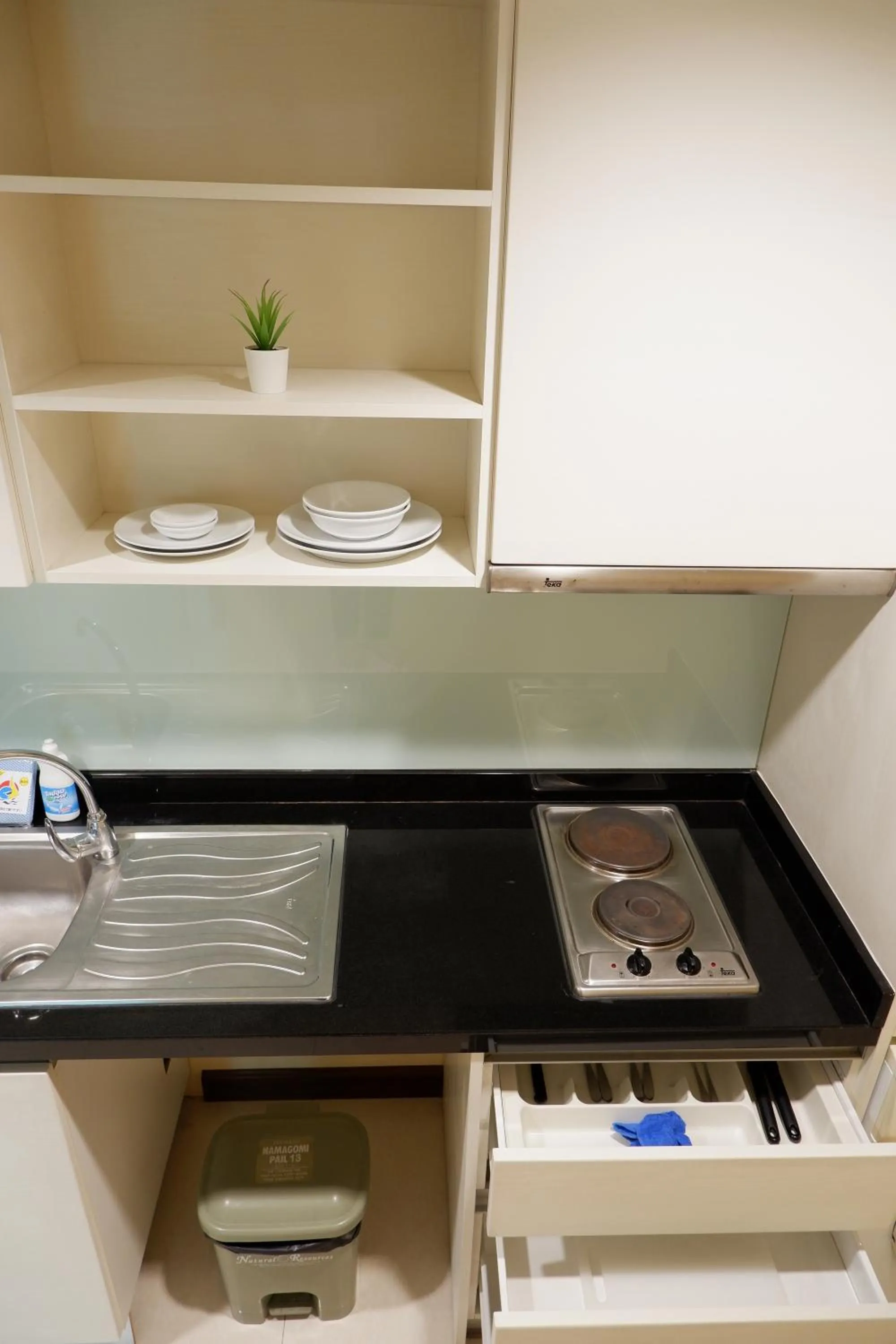 Kitchen or kitchenette in 42Grand Residence