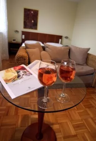 Photo of the whole room in Wein-Träume