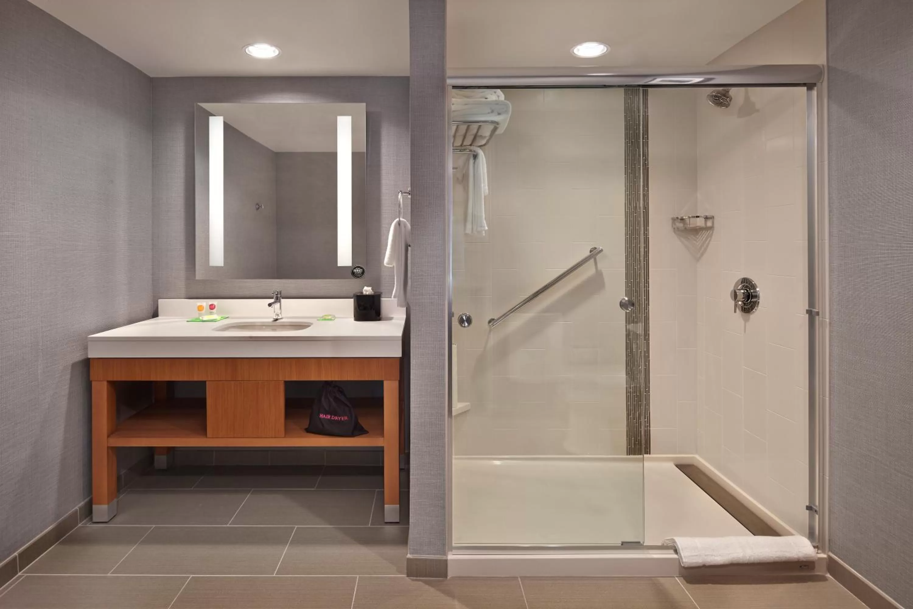 Shower in Hyatt Place Warwick/Providence Airport