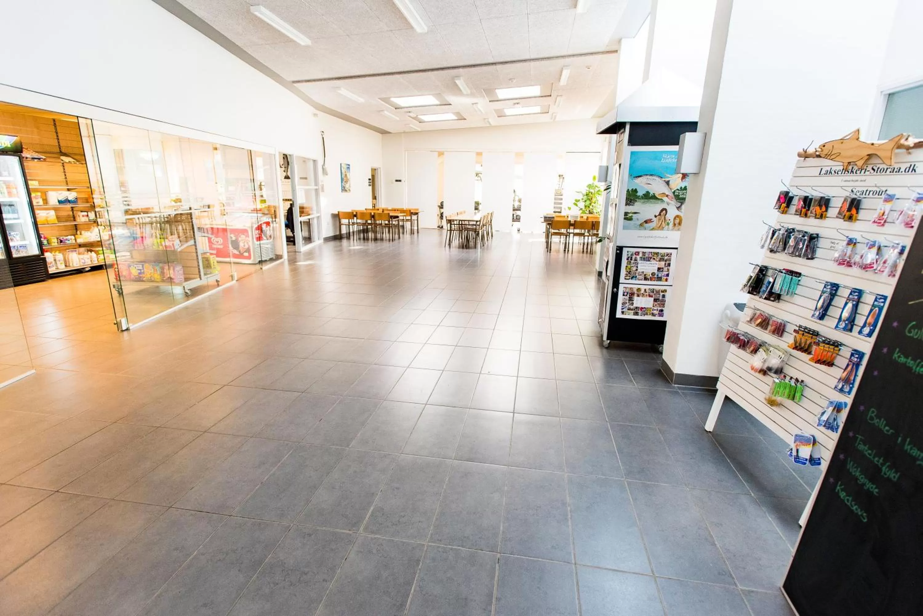 Supermarket/grocery shop in Plexus Hytterne