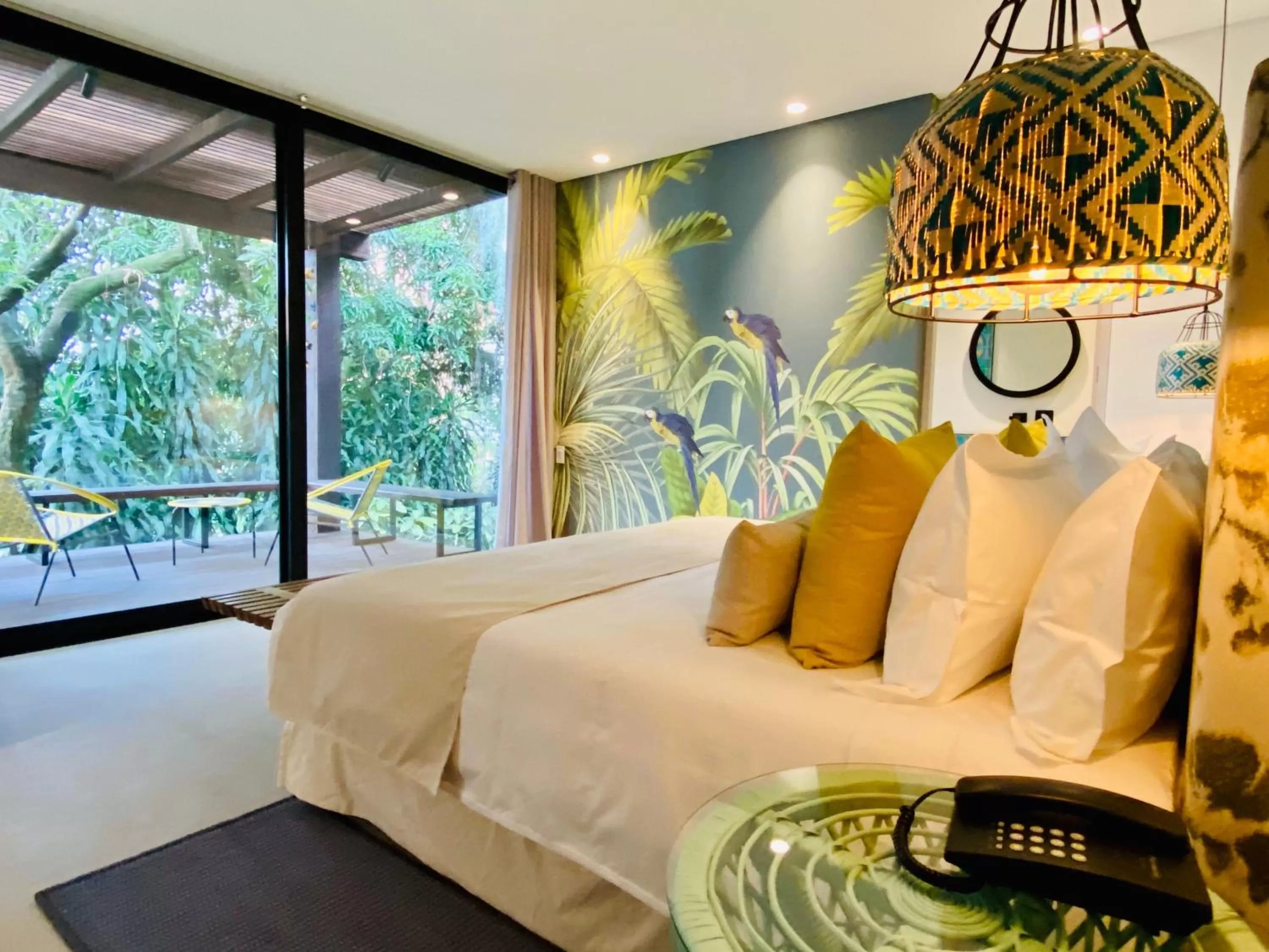 Photo of the whole room in Patio del Mundo