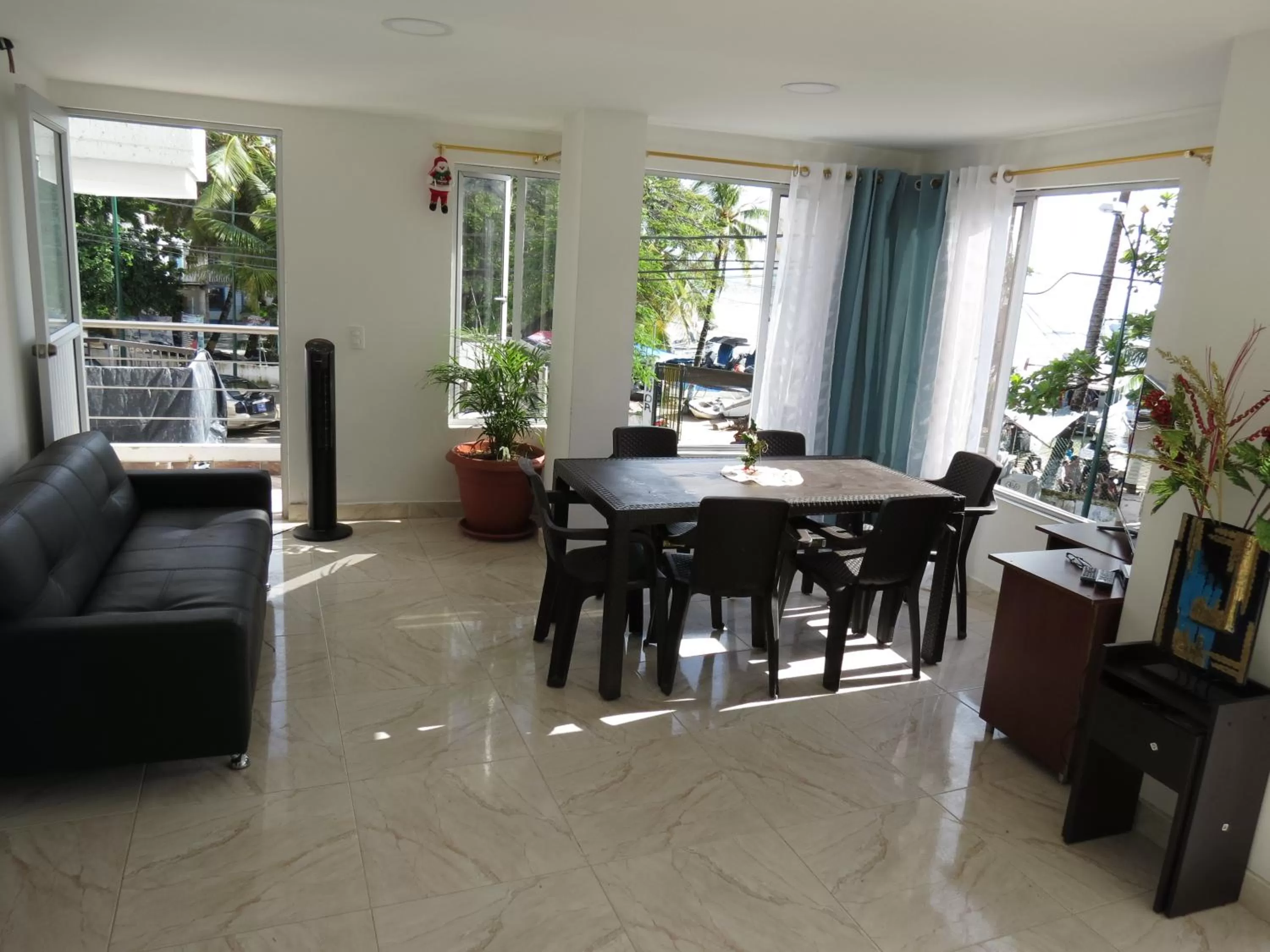 Living room in ZOJO MARiNA BAY