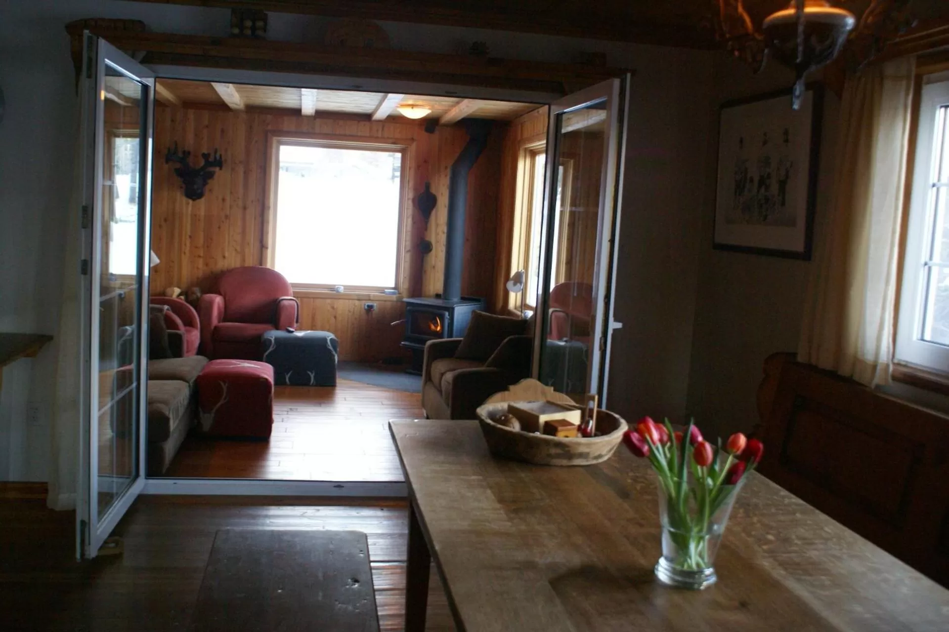 Communal lounge/ TV room in Alpenglow Bed and Breakfast