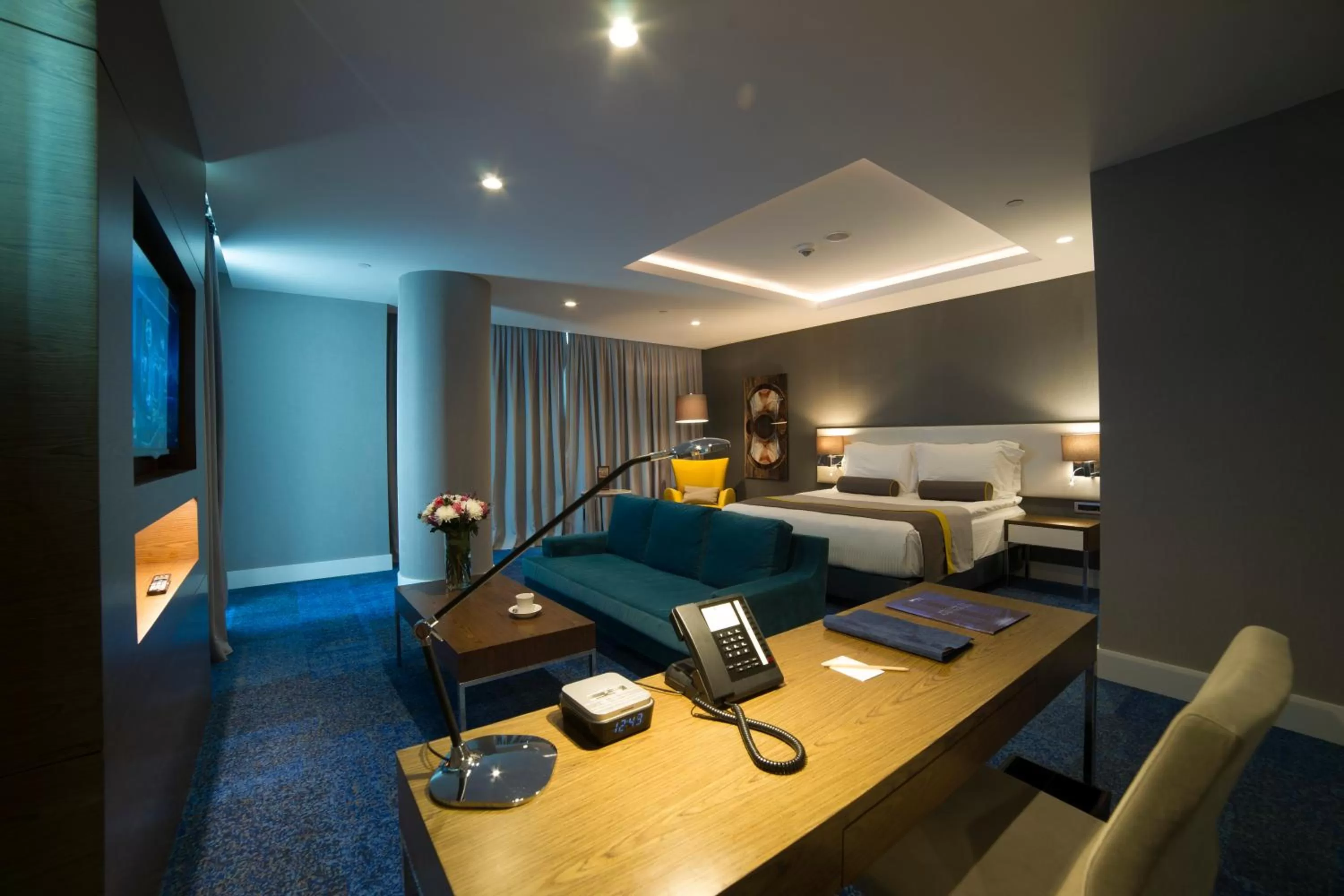 Living room, Bed in Radisson Blu Hotel, Kayseri