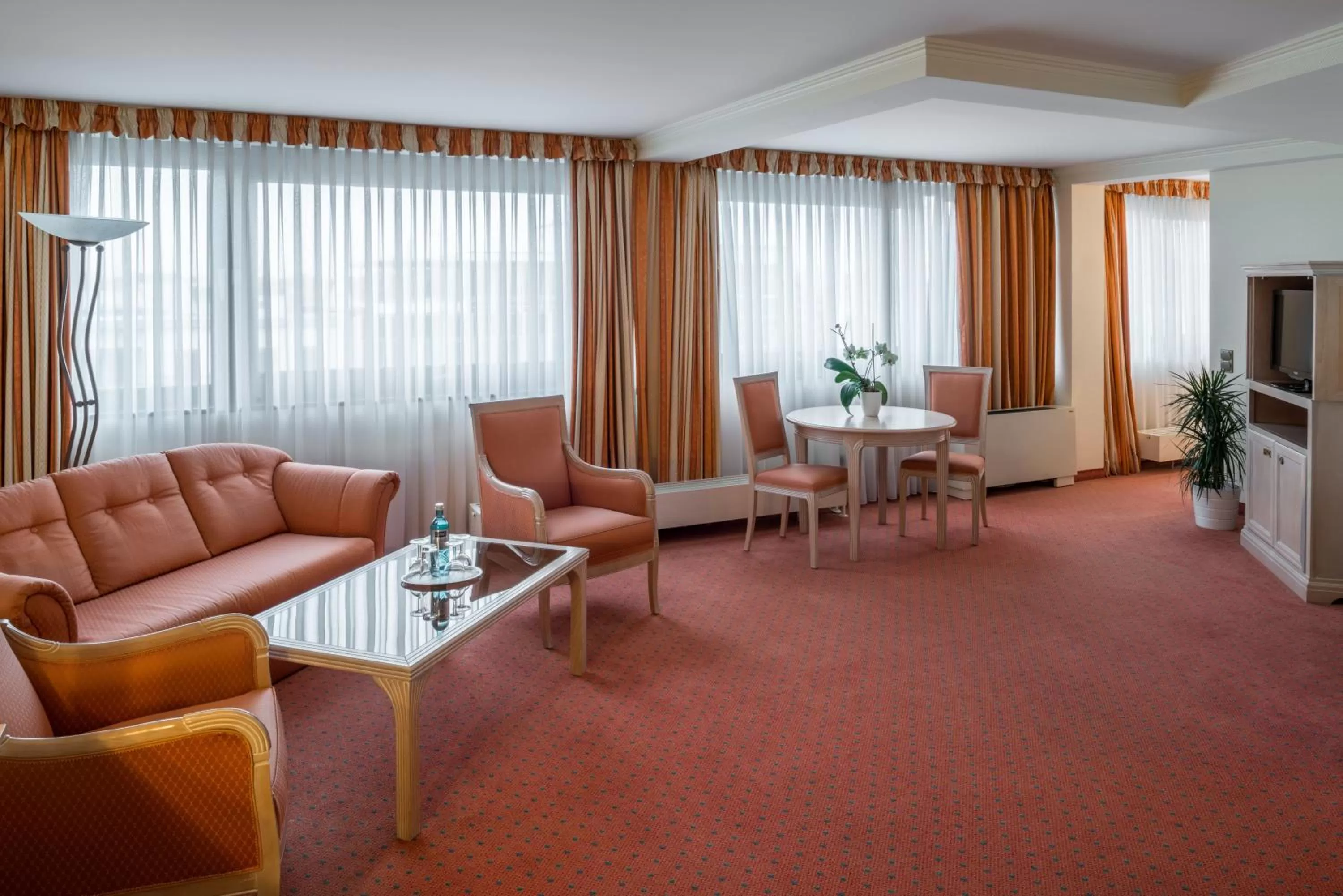 Photo of the whole room in Hollywood Media Hotel am Kurfürstendamm