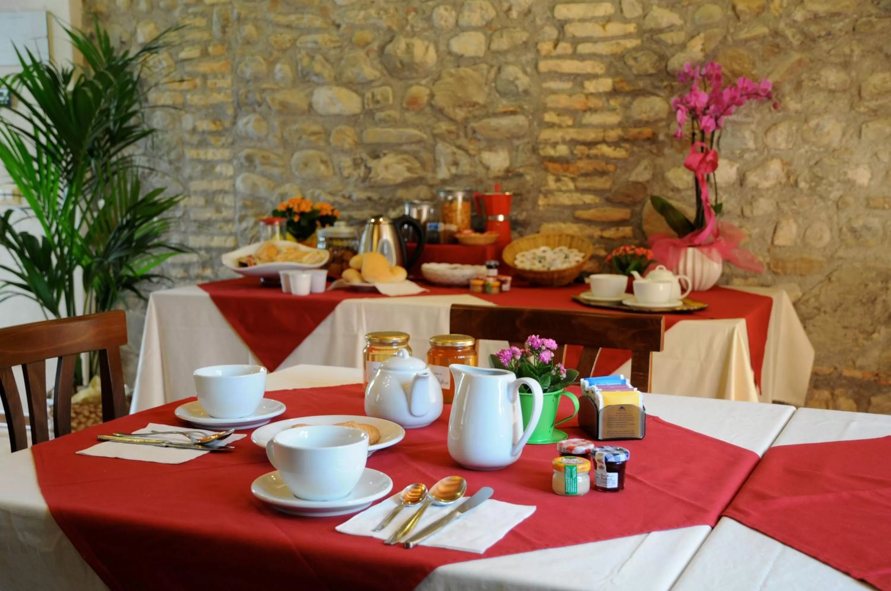 Buffet breakfast, Restaurant/Places to Eat in Casa Pellis