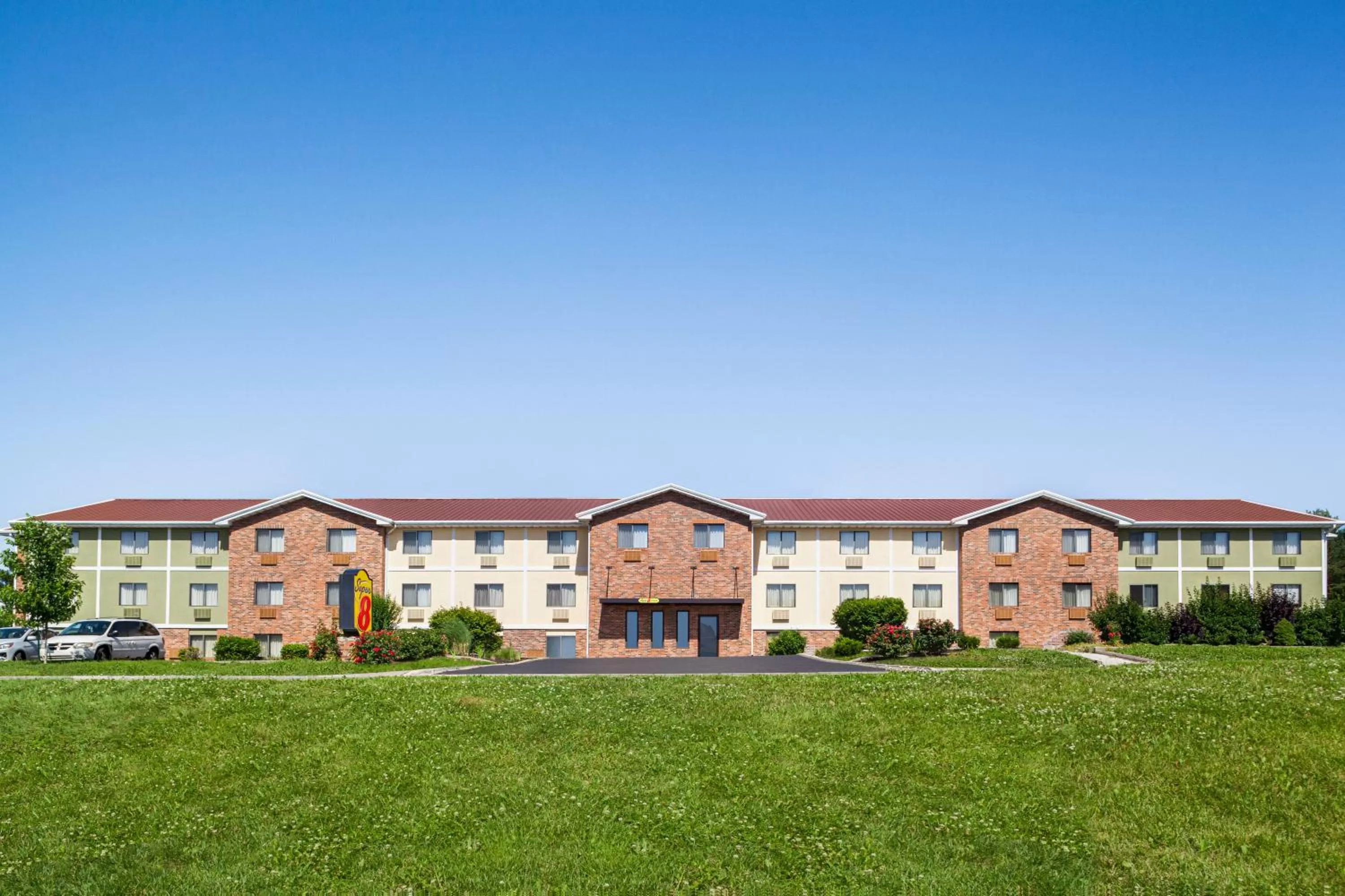 Property building in Super 8 by Wyndham Lenexa Overland Park Area/Mall Area