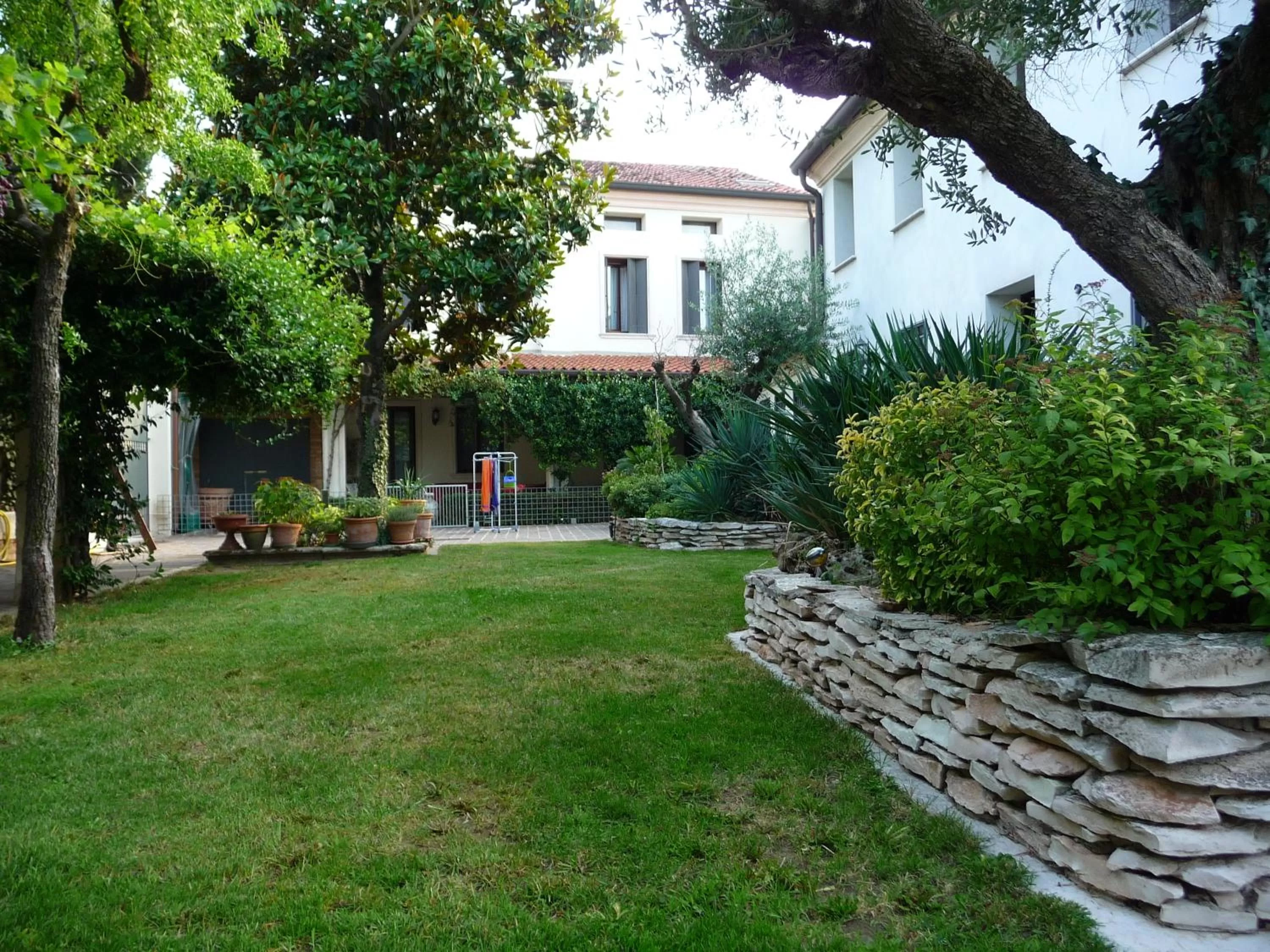 Garden view in Casa Stefy