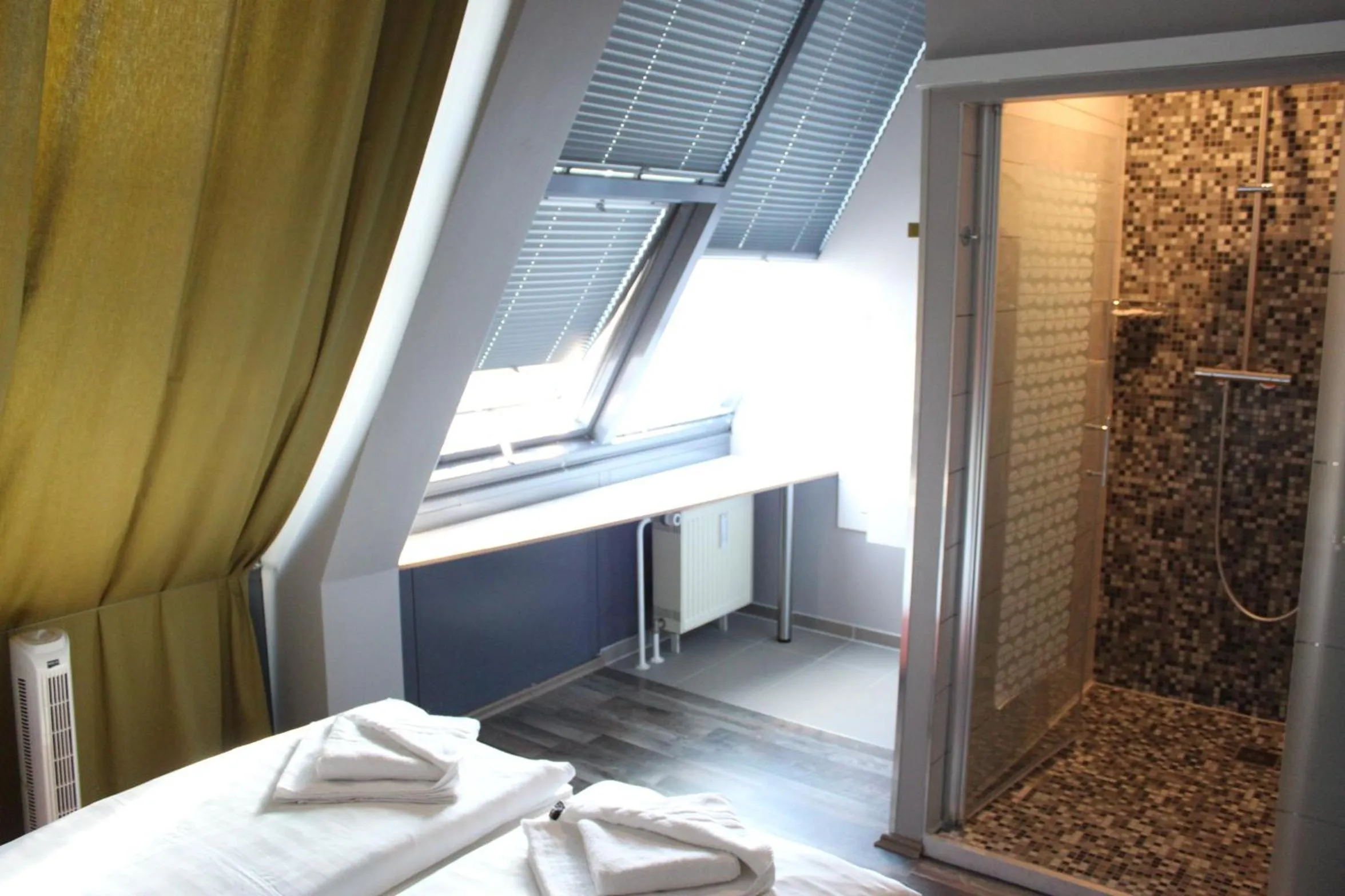 Day, Bed in Hotel Arena Inn - Berlin Mitte