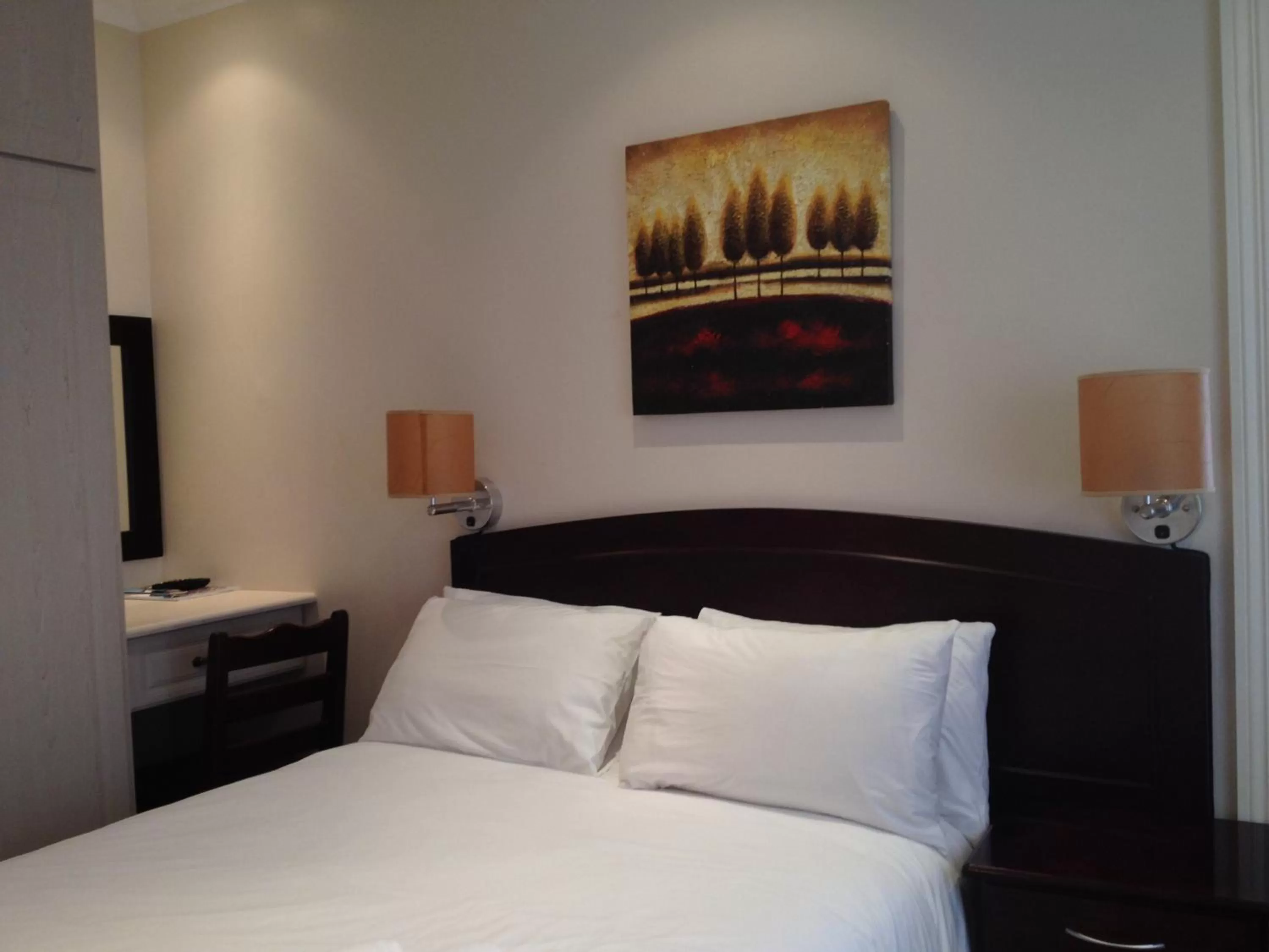 Photo of the whole room, Bed in Addis Bed and Breakfast