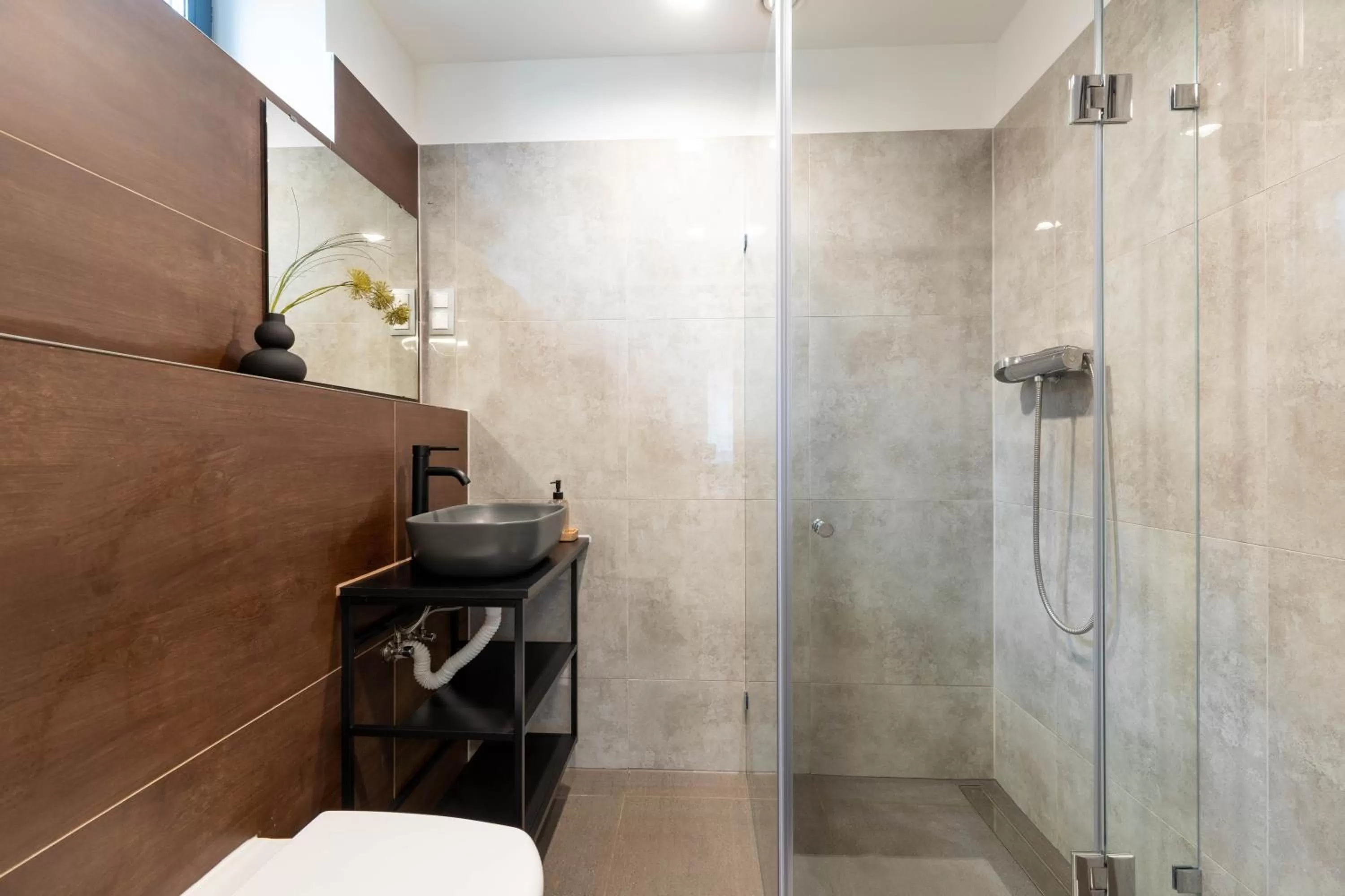 Shower, Bathroom in Villa Bérc