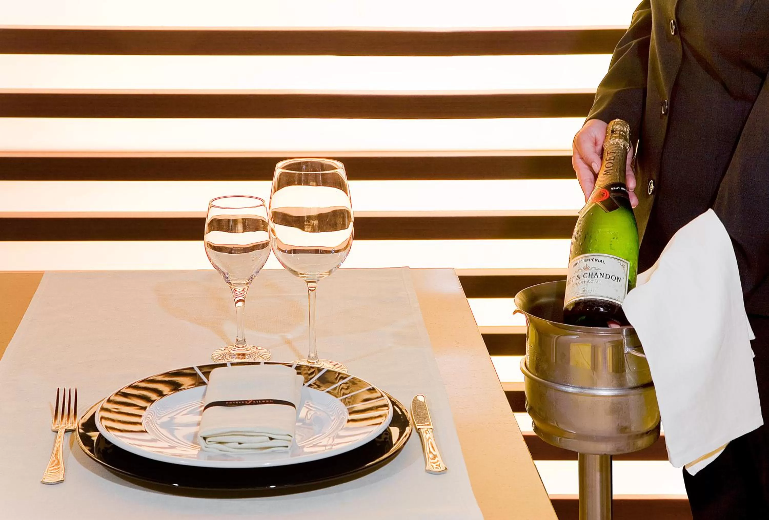 Restaurant/places to eat in Silken Puerta Valencia