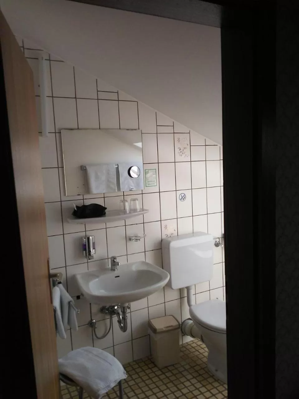 Bathroom in Zum Lahnfelsen