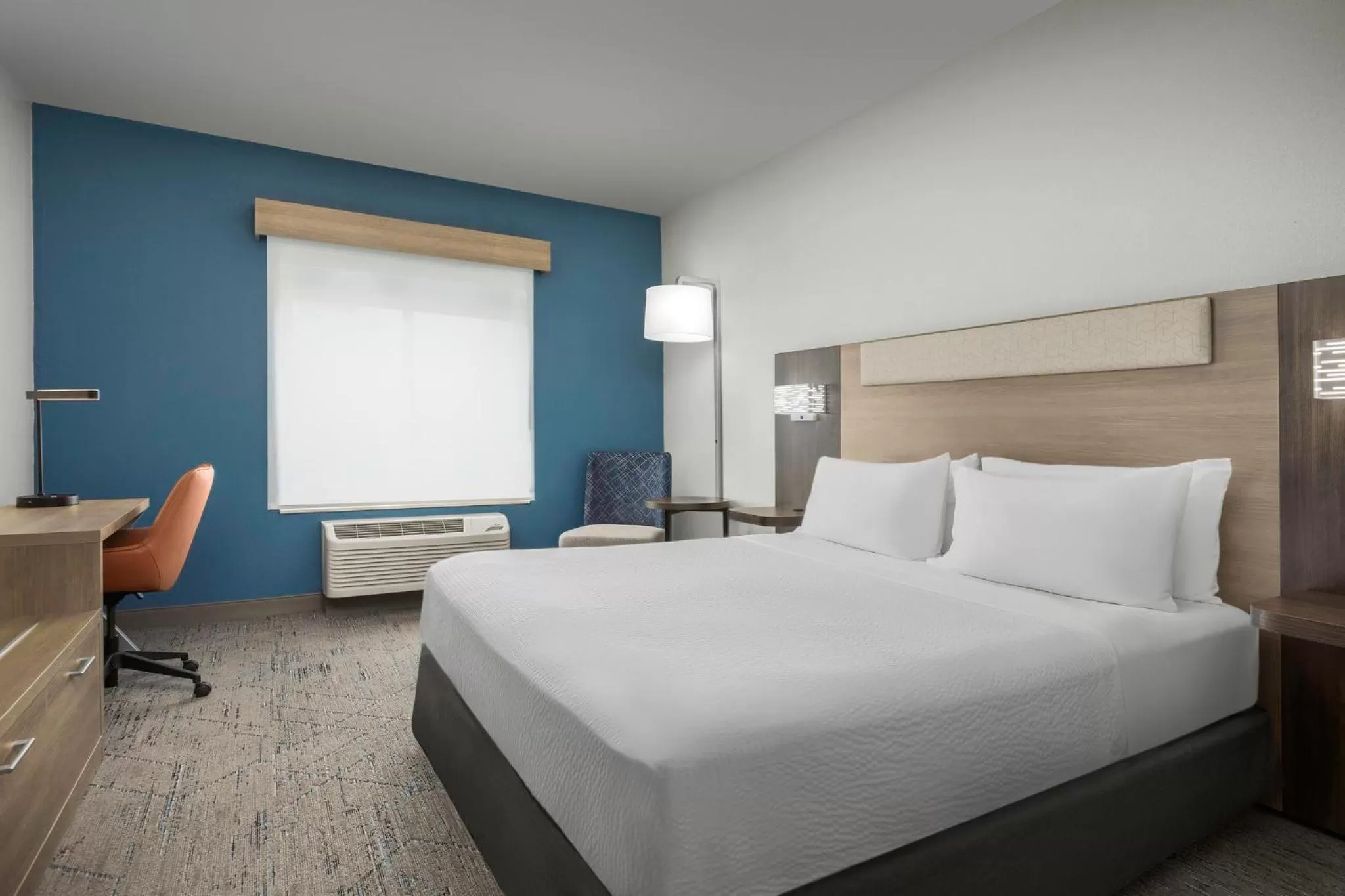 Photo of the whole room, Bed in Holiday Inn Express & Suites Superior by IHG