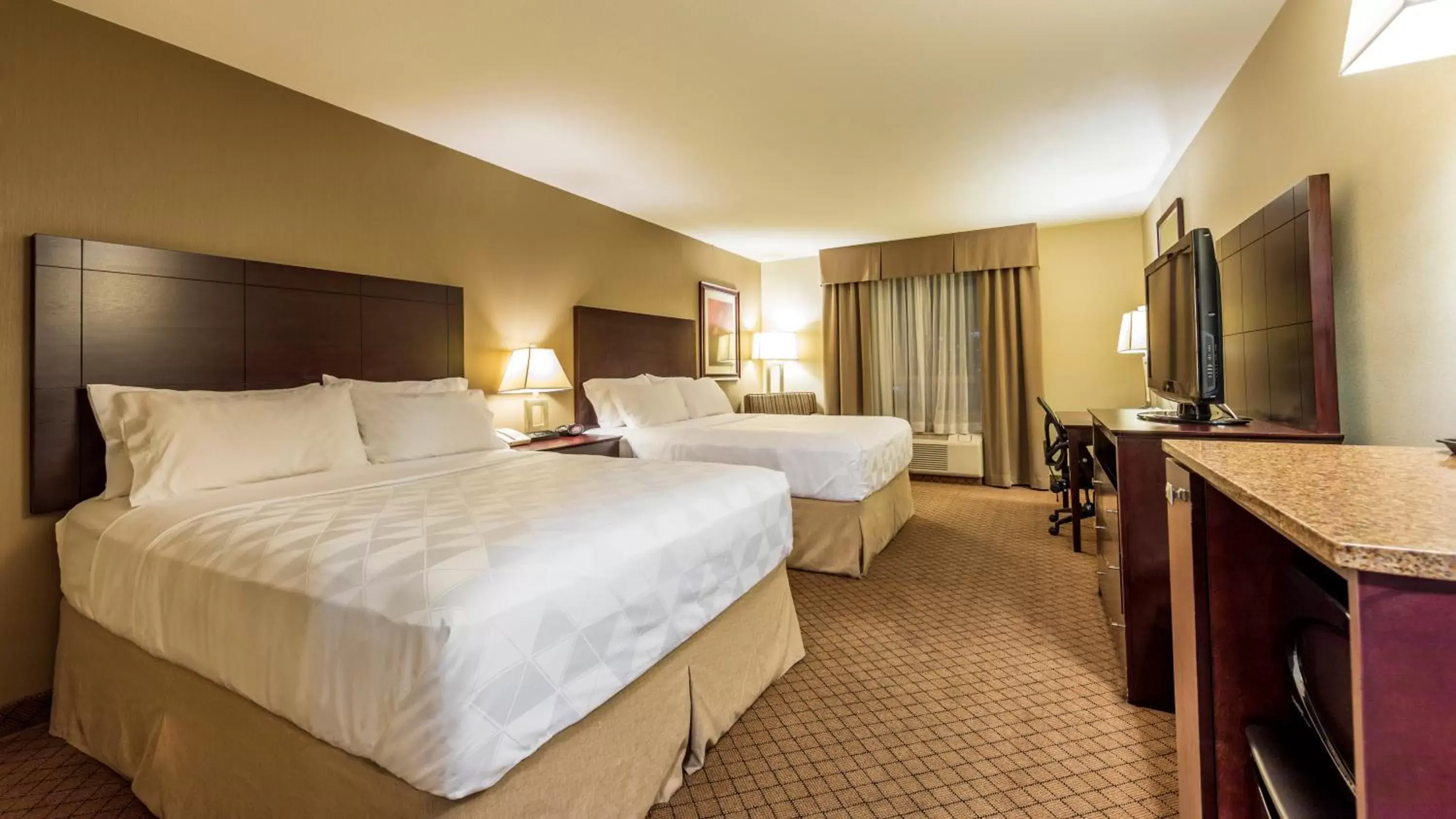 Holiday Inn Hotel and Suites-Kamloops by IHG Holiday Inn Hotel and Suites-Kamloops by IHG