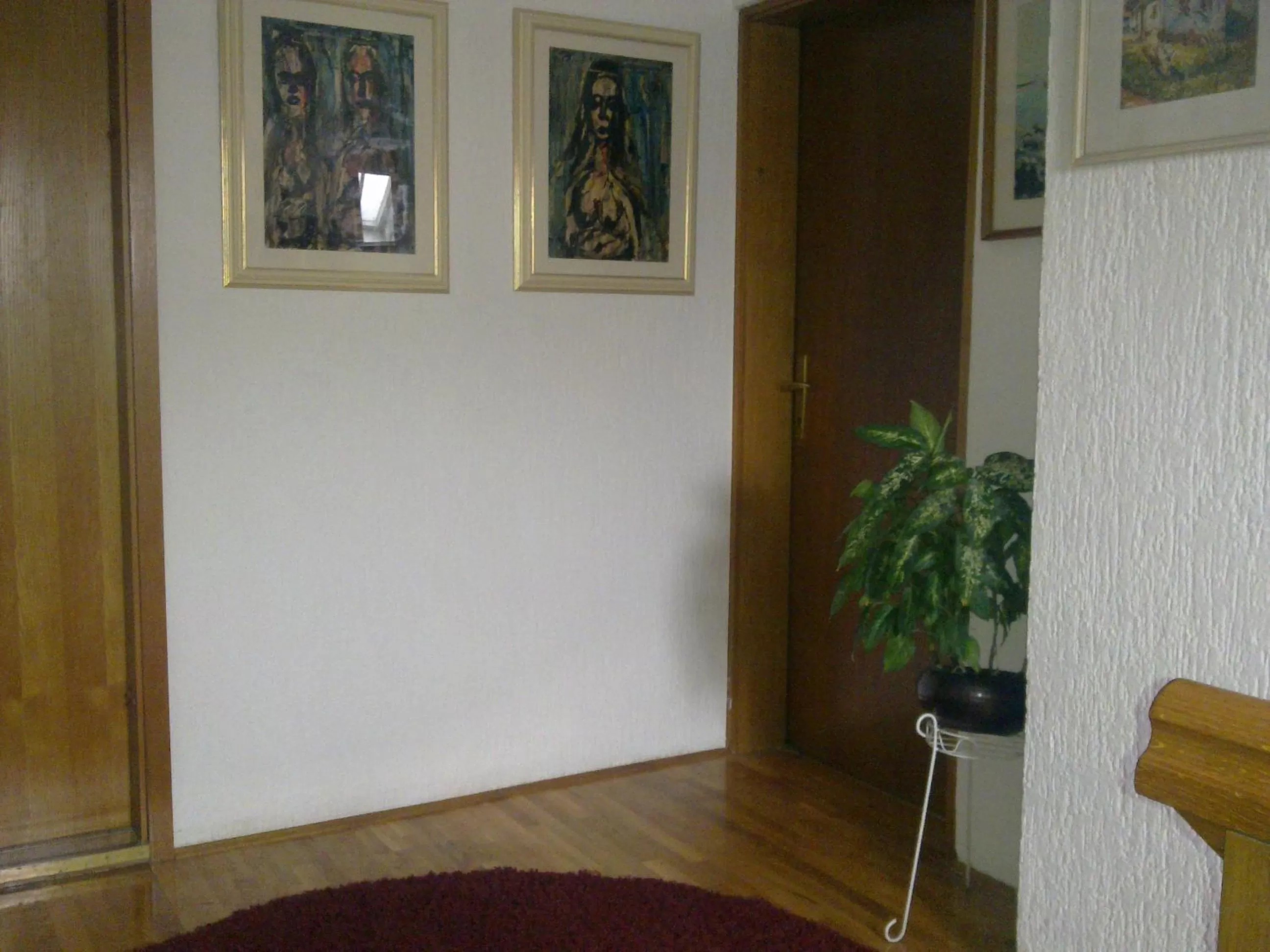 Apartment & Rooms Miboti