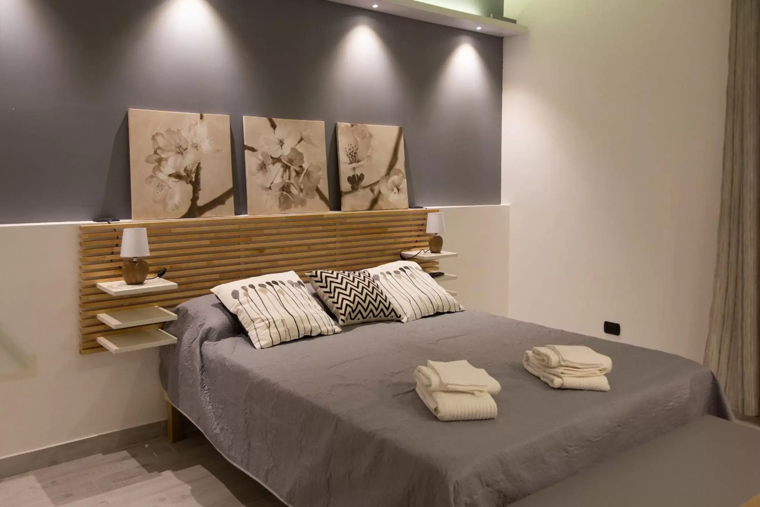 Quadruple Room with Private Bathroom - single occupancy in UP&B Rooms Catania Quadruple Room with Private Bathroom - single occupancy in UP&B Rooms Catania