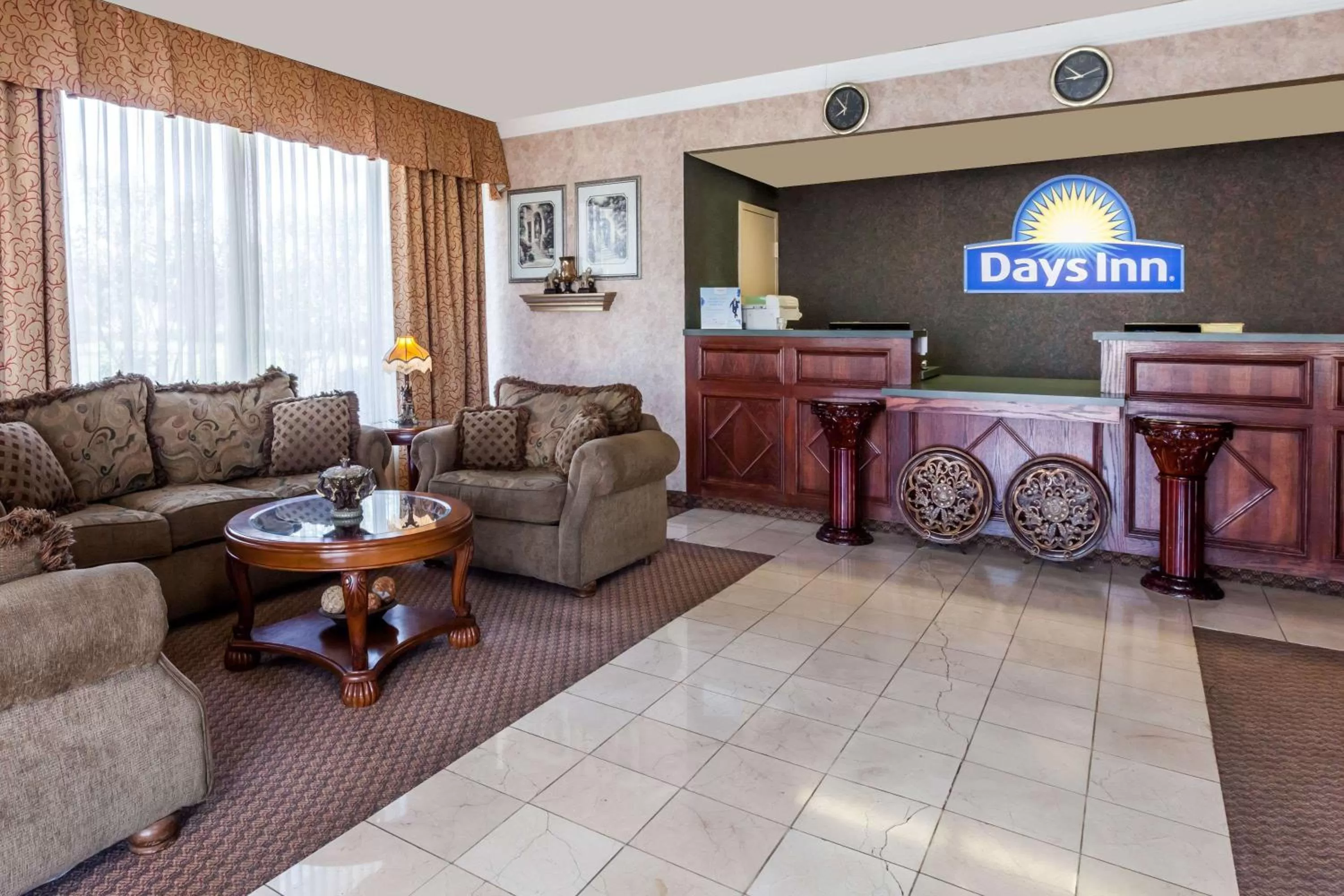 Lobby or reception in Days Inn by Wyndham Hillsboro TX