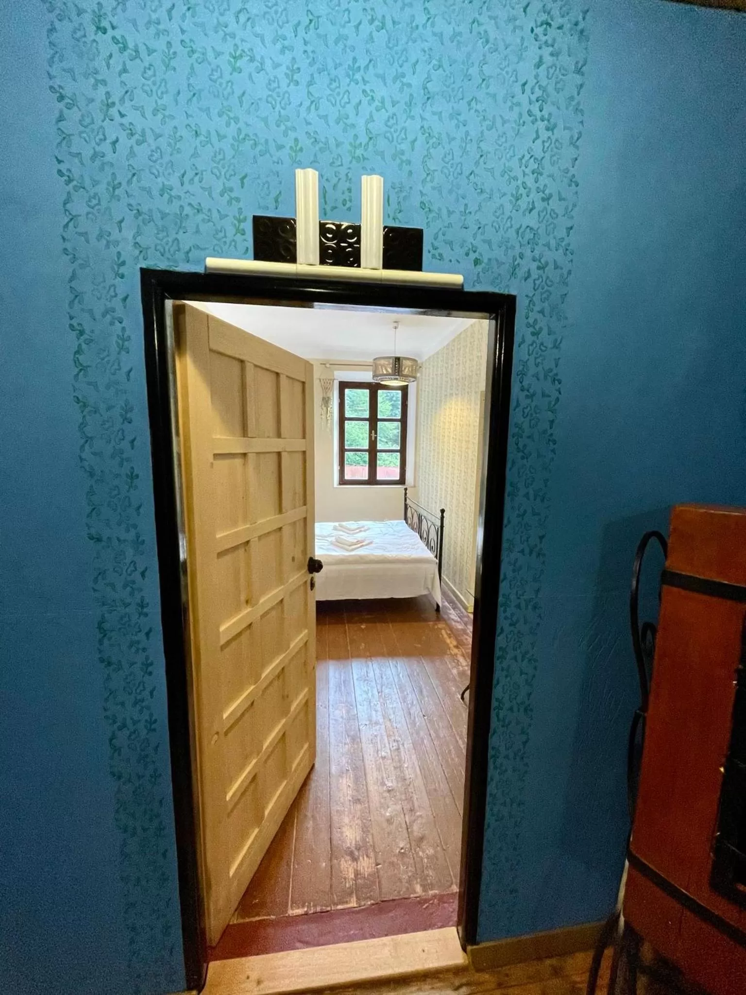 Bed in HARABURDI® Recyclart Hotel