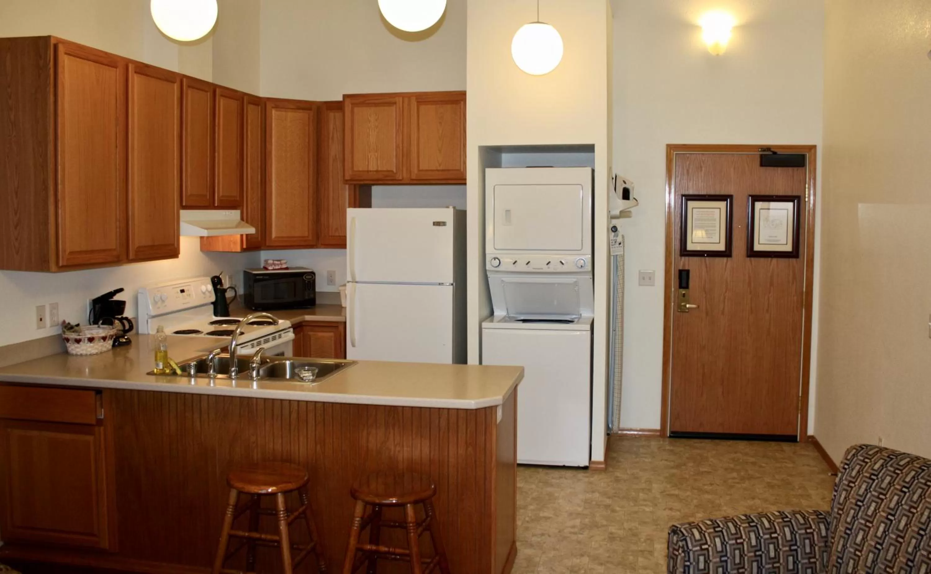 Kitchen or kitchenette in Juneau Hotel