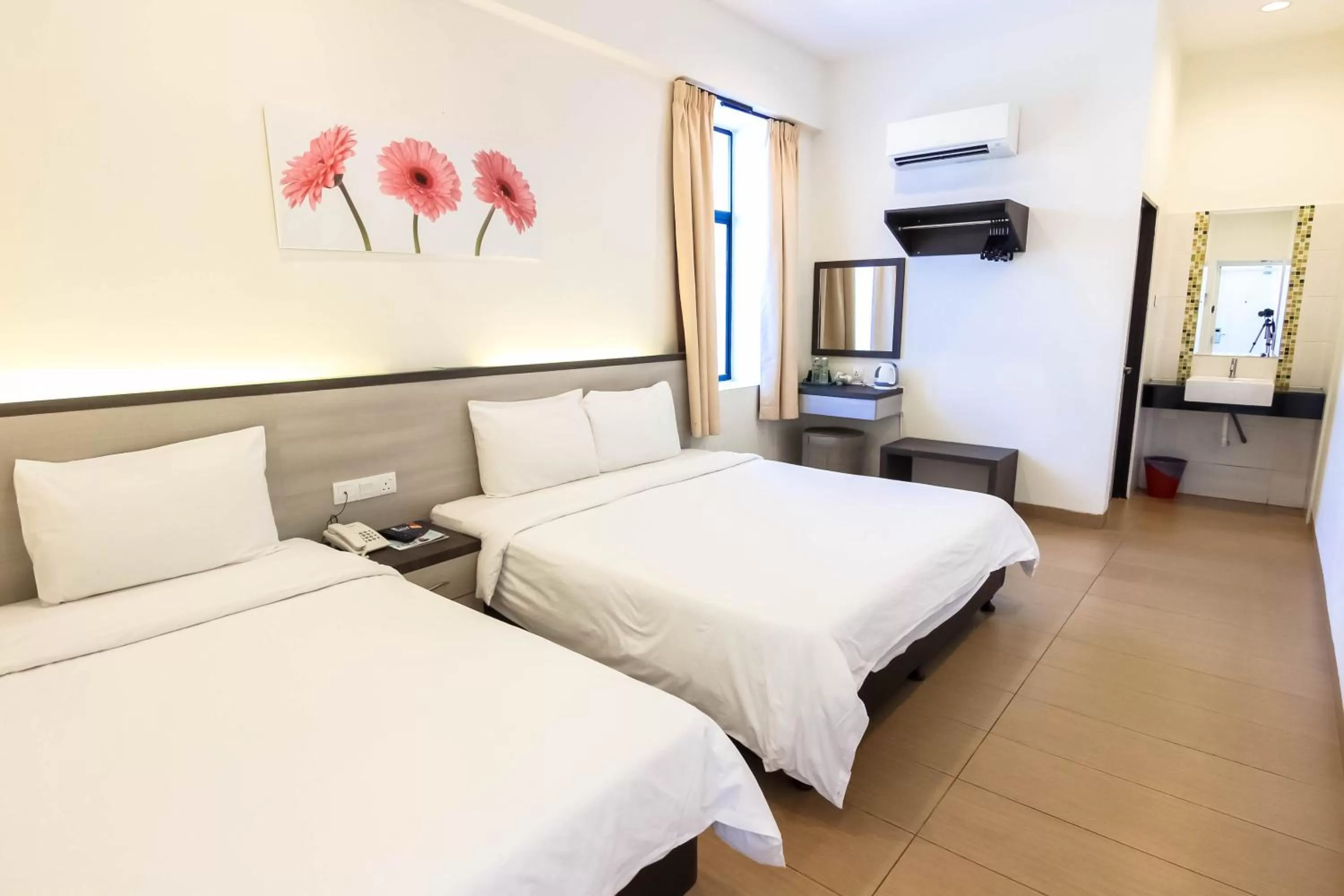 Bedroom, Bed in Sunflower Hotel Malacca