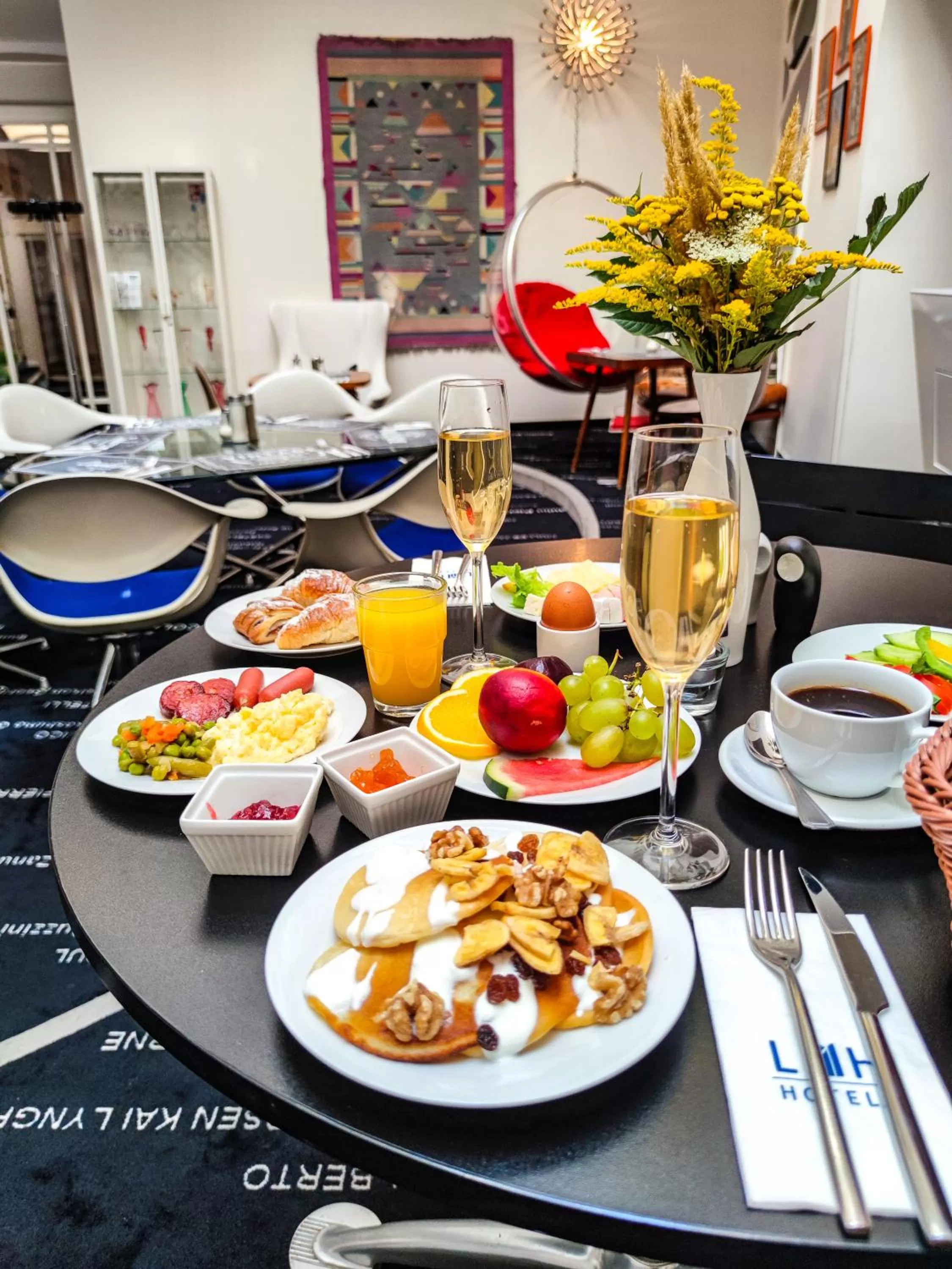 Breakfast in LH Vintage Design Hotel Sax