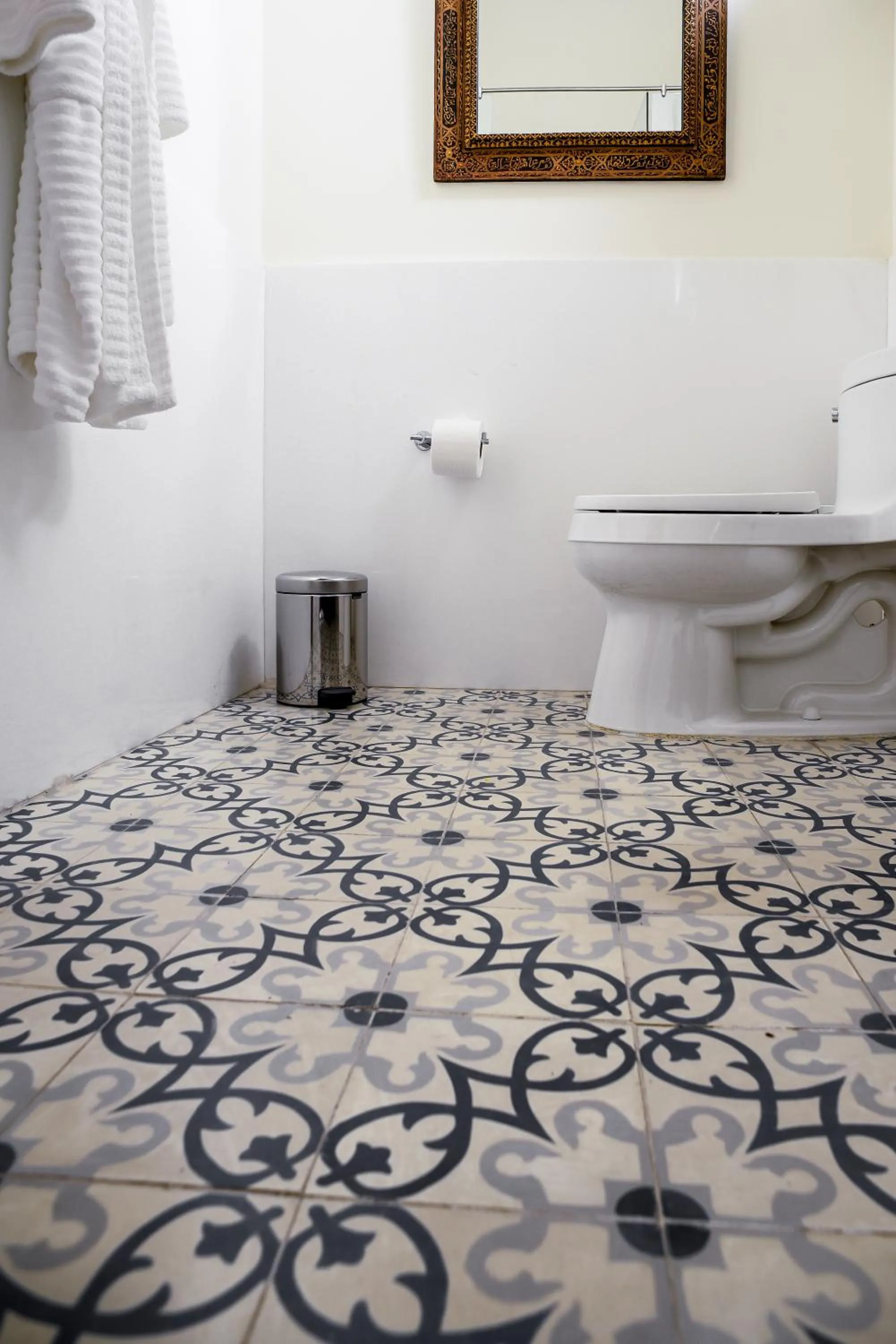 Toilet in Hotel Casa Blanca 7