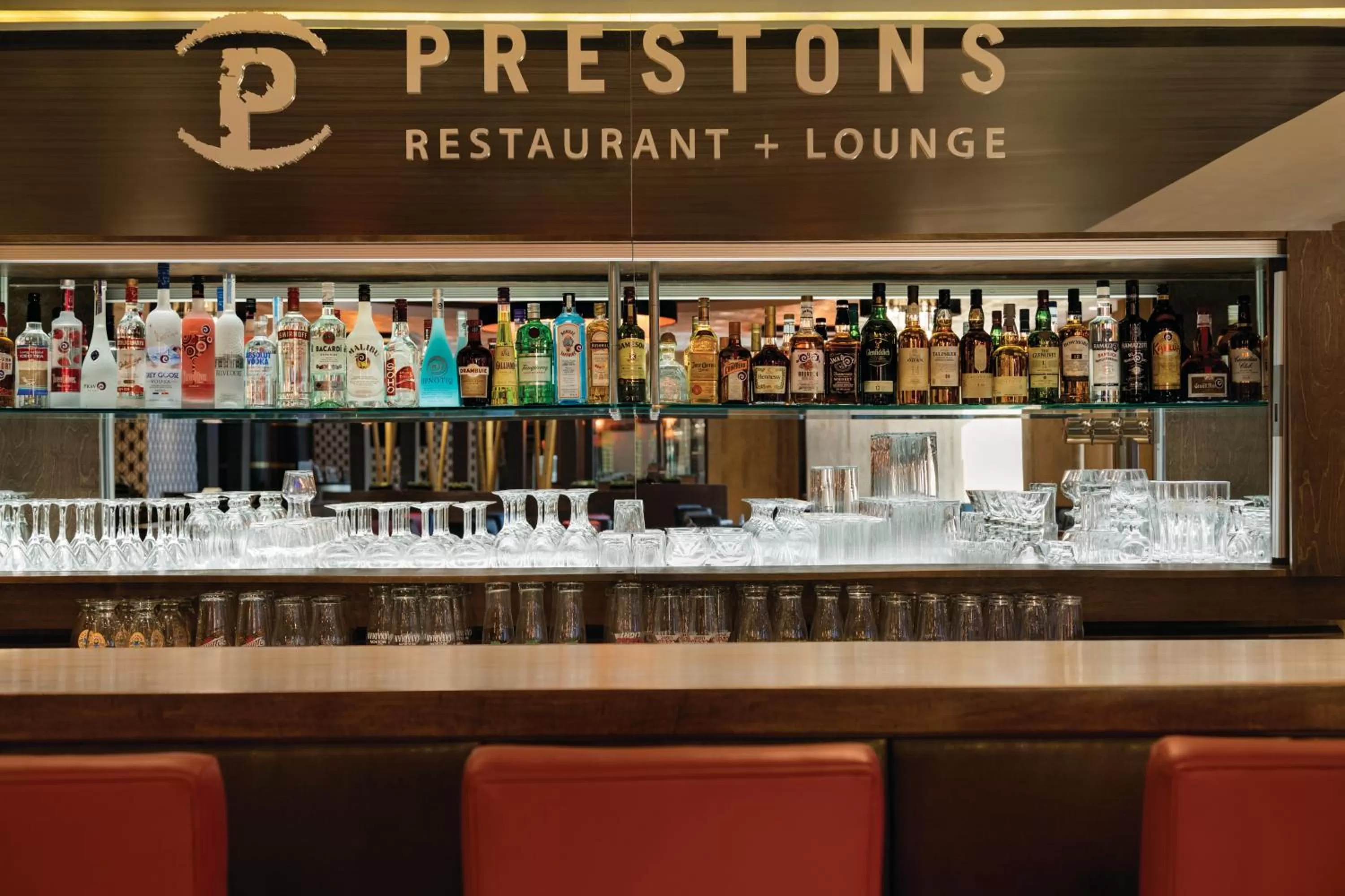 Restaurant/places to eat in Coast Edmonton Plaza Hotel by APA