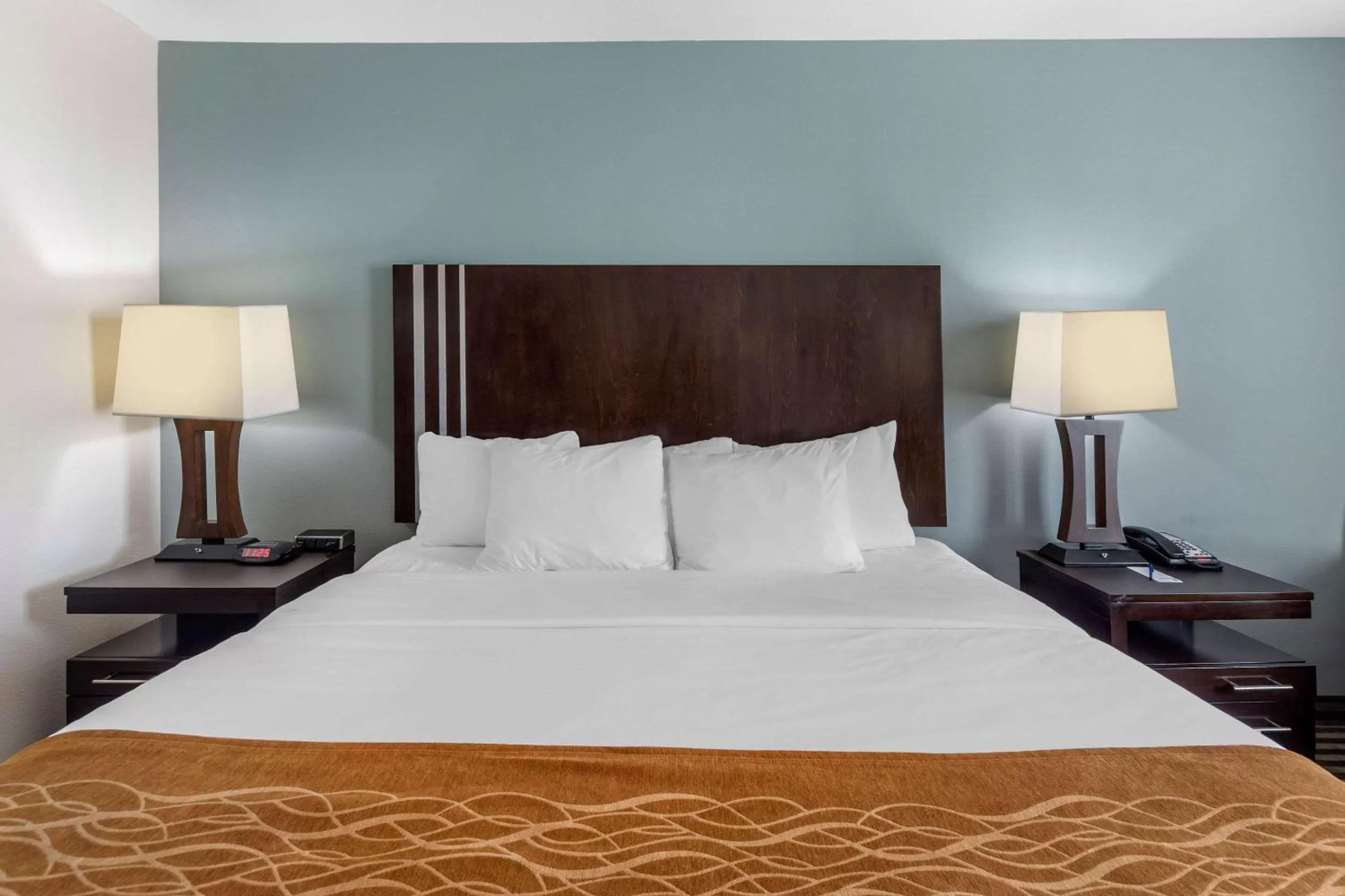 Photo of the whole room, Bed in Comfort Inn & Suites Perry I-35