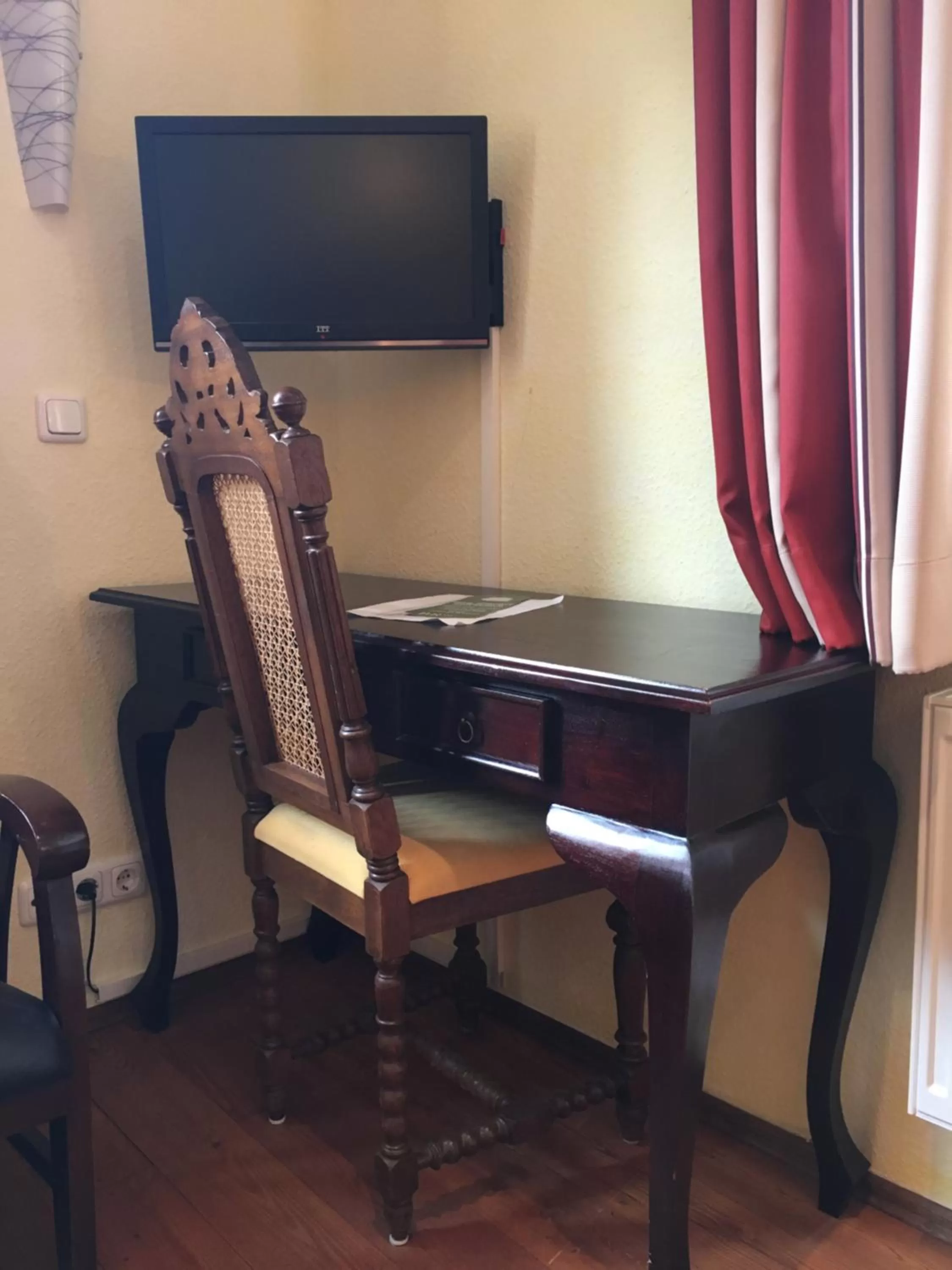 Decorative detail, TV/Entertainment Center in Fachwerk-Hotel Eisenbart