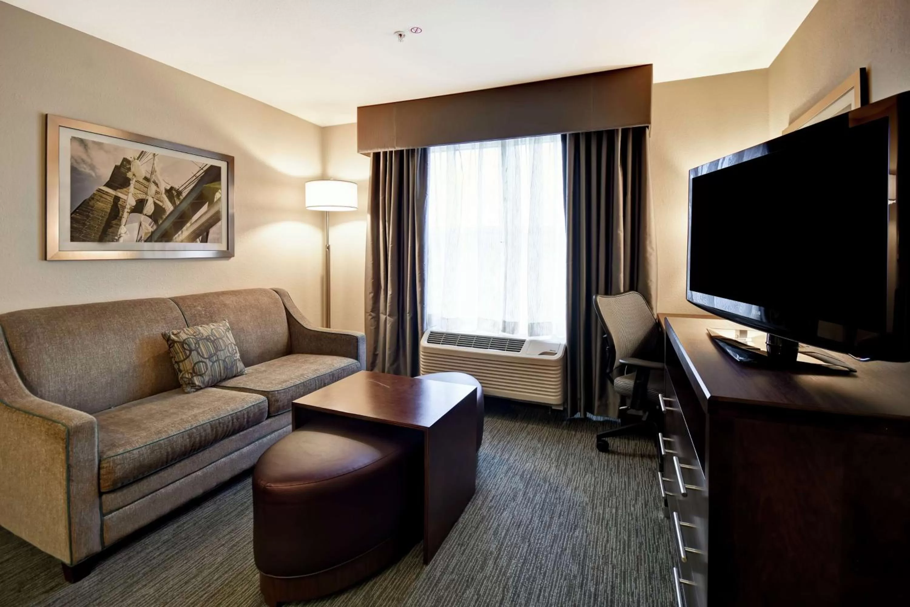 Bedroom in Homewood Suites by Hilton Cincinnati-Milford