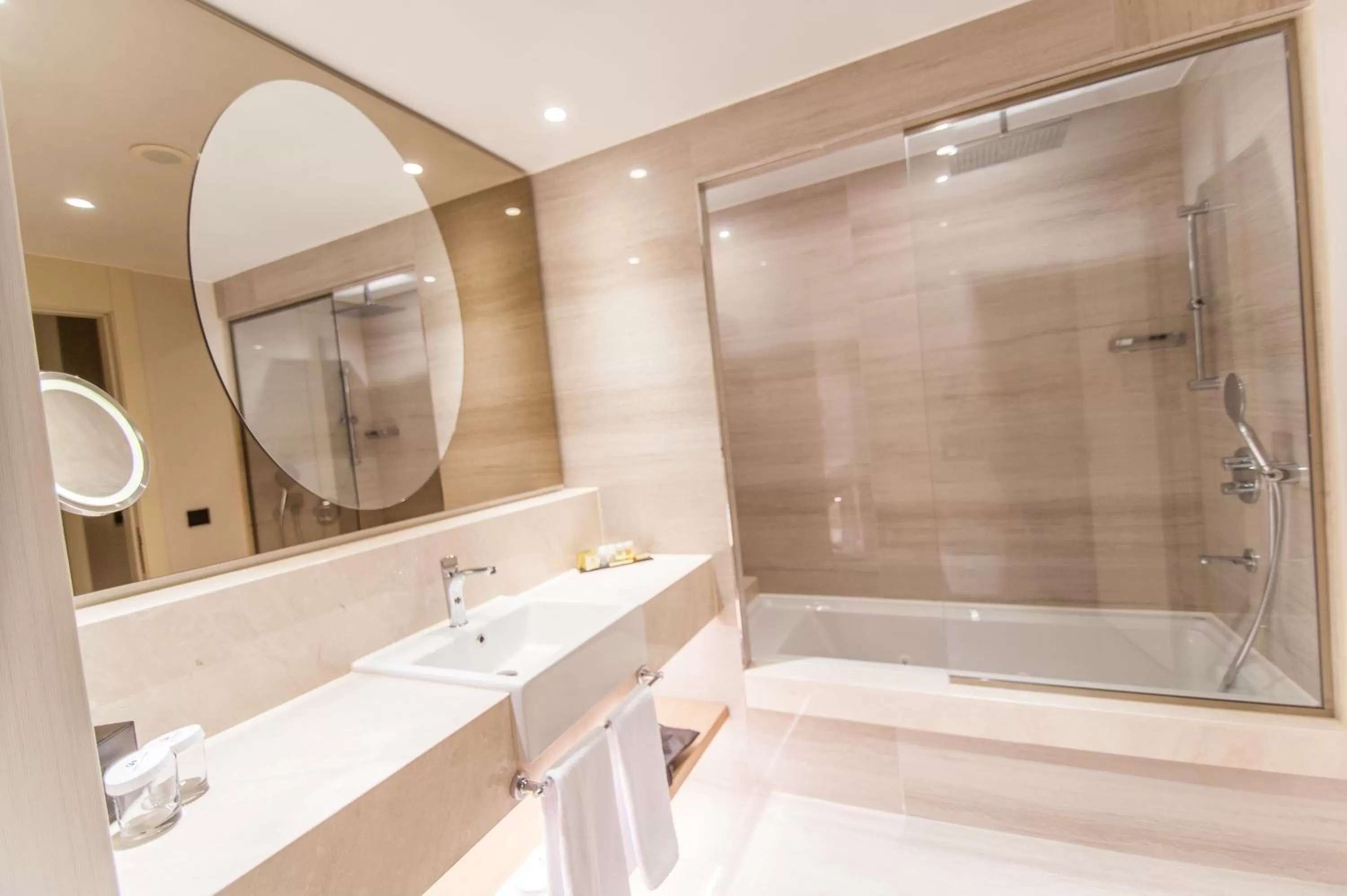 Shower in Bayır Diamond Hotel & Convention Center Konya