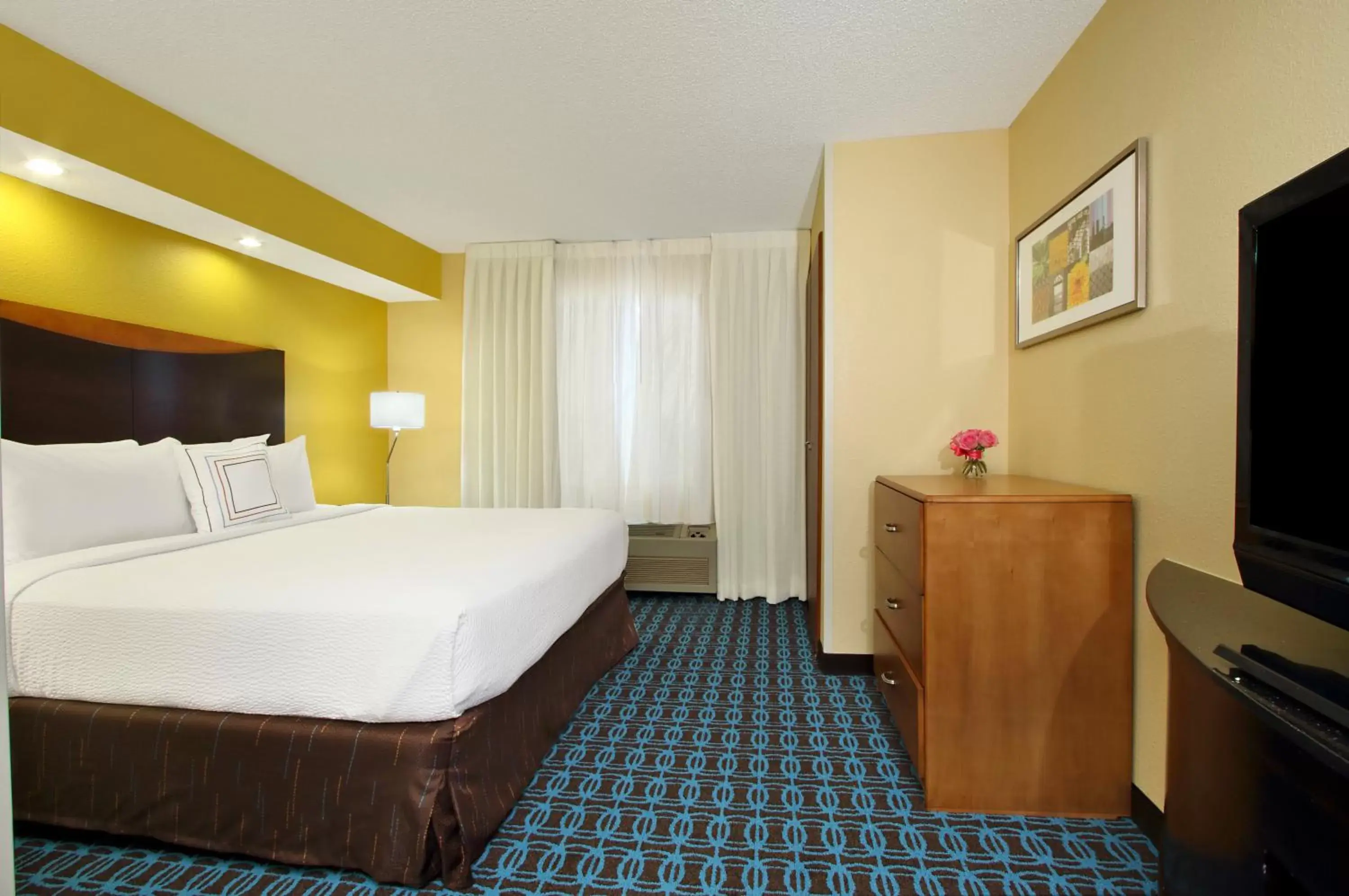 King Room with Roll-In Shower - Disability Access/Non Smoking in Comfort Inn & Suites Olathe - Kansas City King Room with Roll-In Shower - Disability Access/Non Smoking in Comfort Inn & Suites Olathe - Kansas City