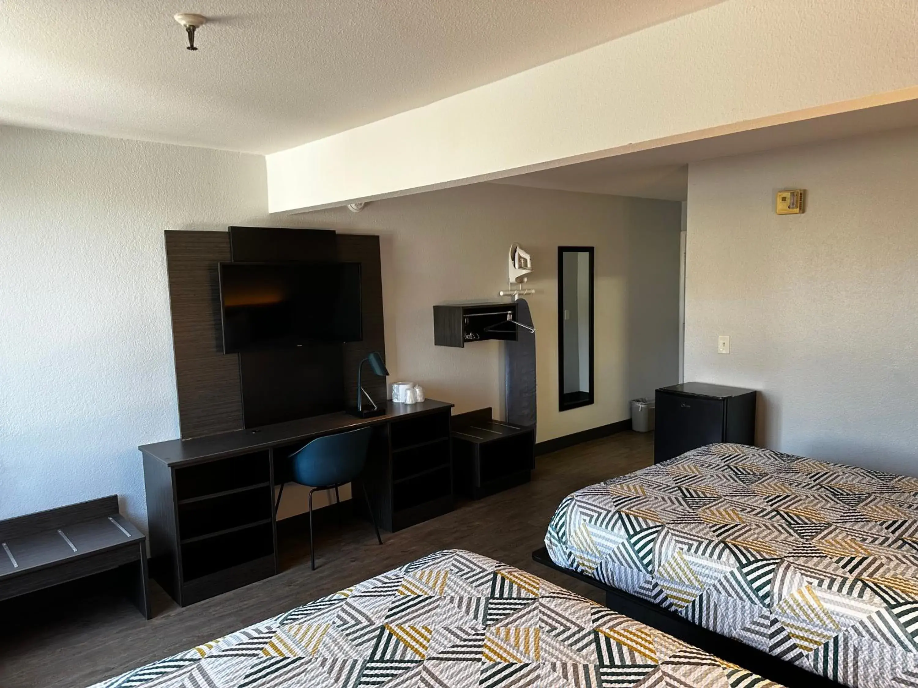 Queen Room with Two Queen Beds - single occupancy - Disability Access in Motel 6-San Diego, CA - Hotel Circle - Mission Valley Queen Room with Two Queen Beds - single occupancy - Disability Access in Motel 6-San Diego, CA - Hotel Circle - Mission Valley