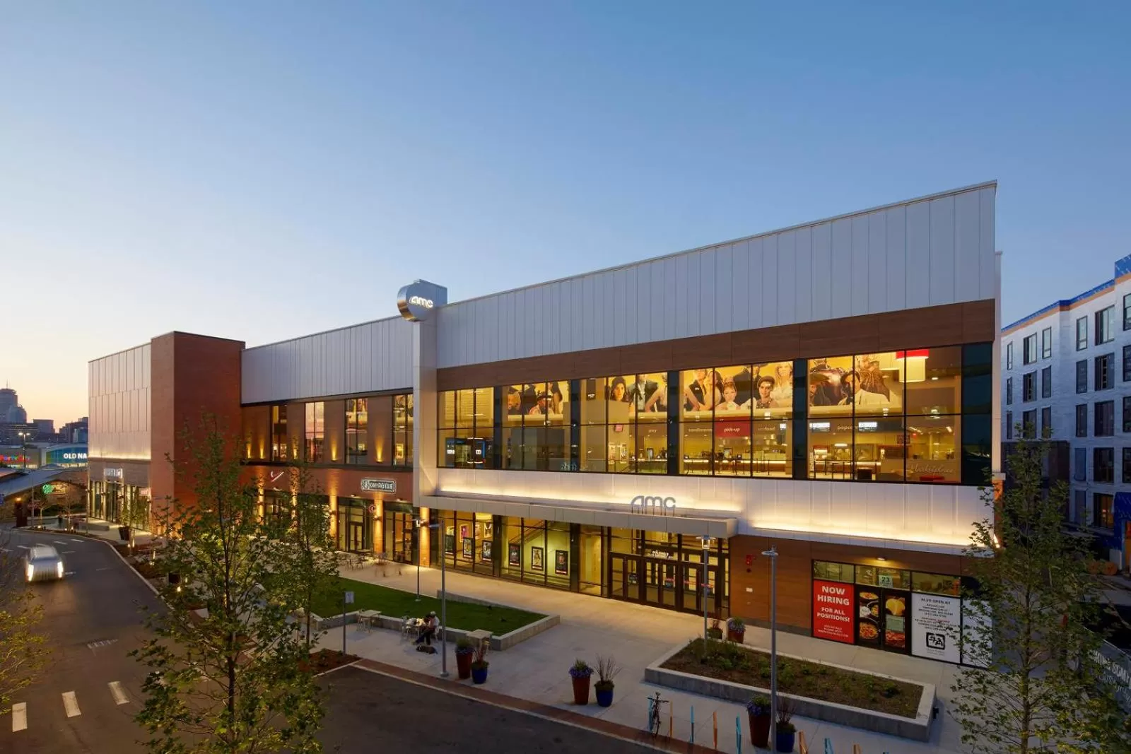 Restaurant/places to eat in Holiday Inn Express Boston by IHG