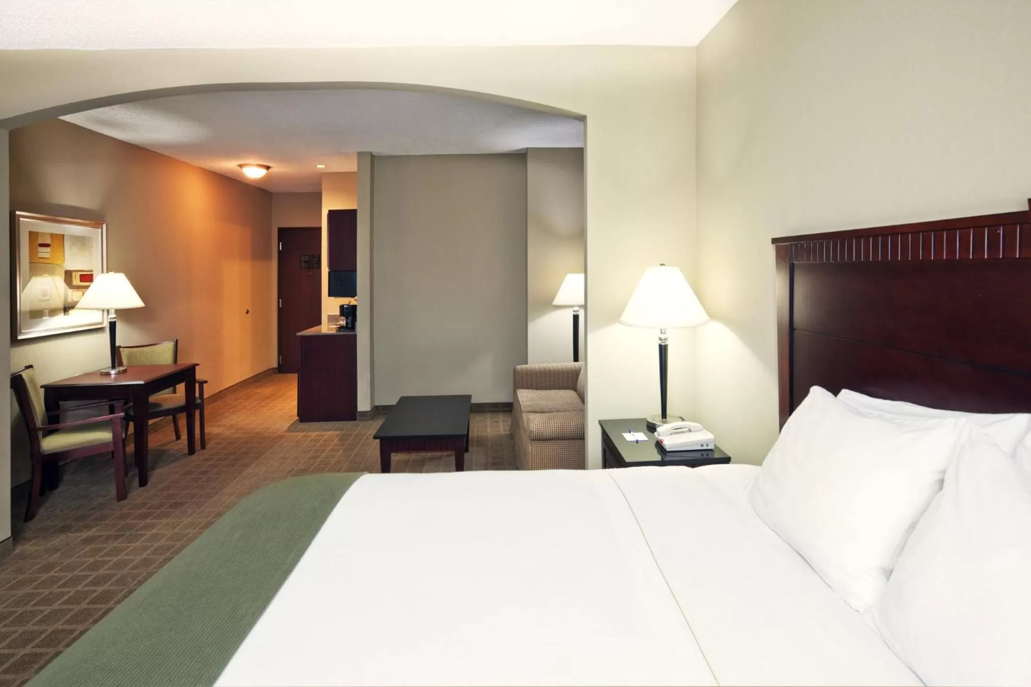 Photo of the whole room, Bed in Holiday Inn Express Hotel & Suites Shawnee I-40 by IHG