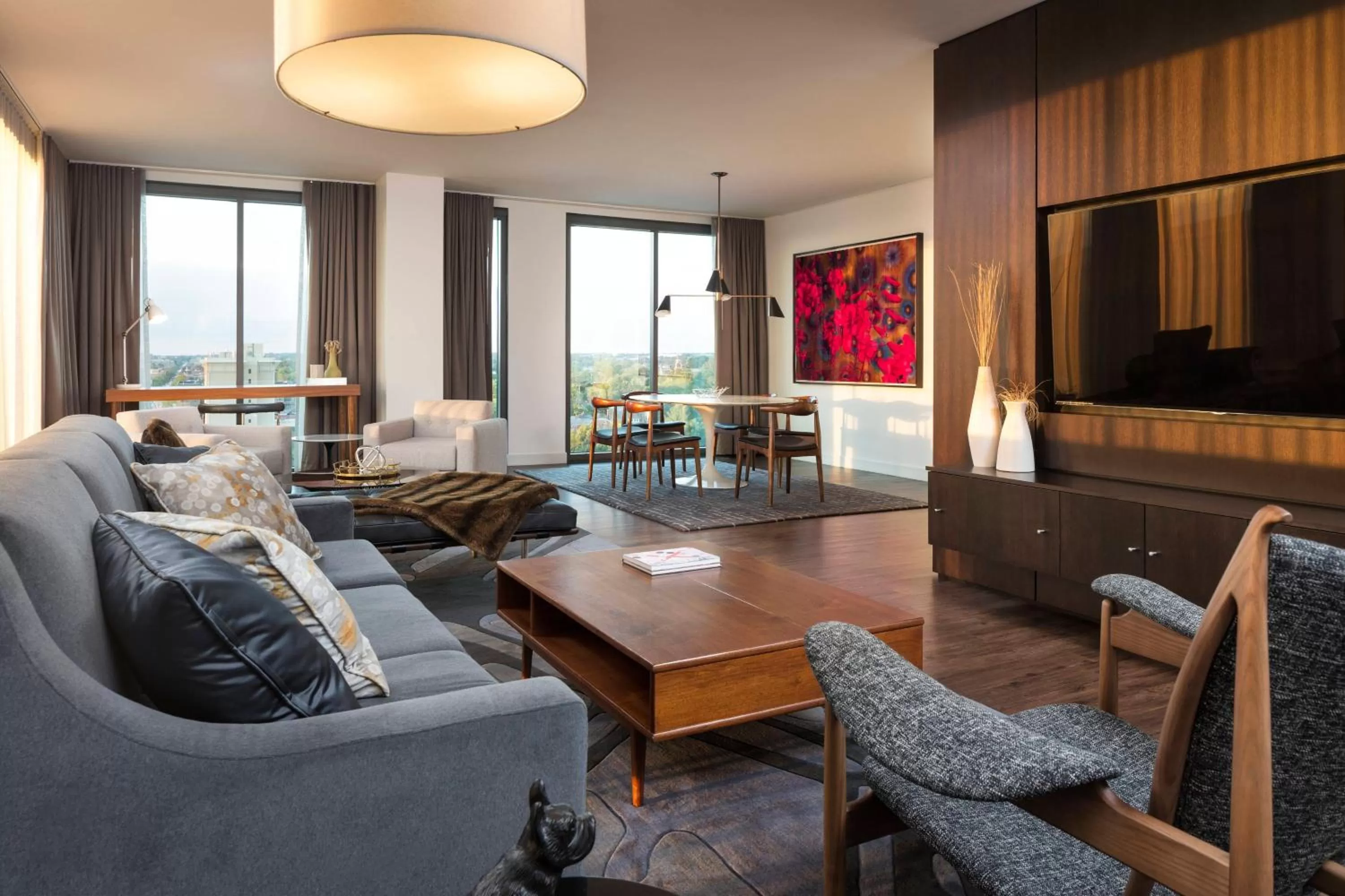 Photo of the whole room in Le Meridien Columbus, The Joseph