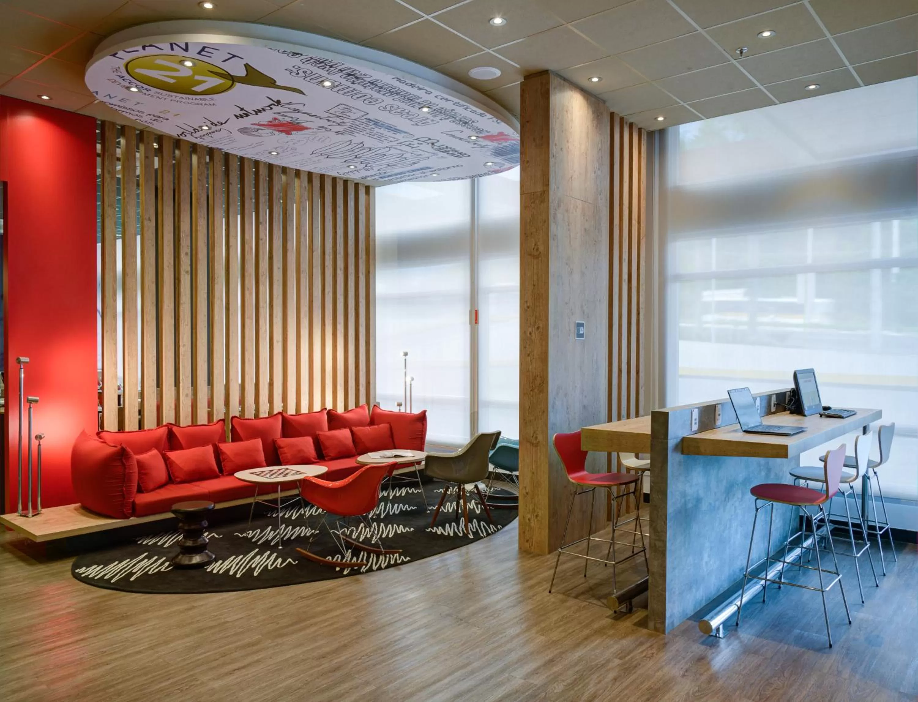 Lobby or reception in ibis Manaus Aeroporto