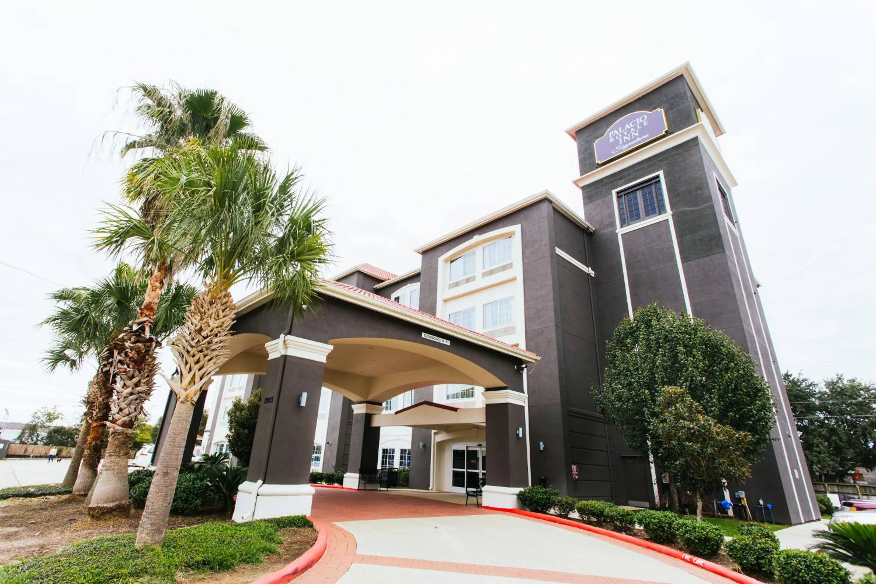 Property building in Palacio Royale Inn Signature Katy