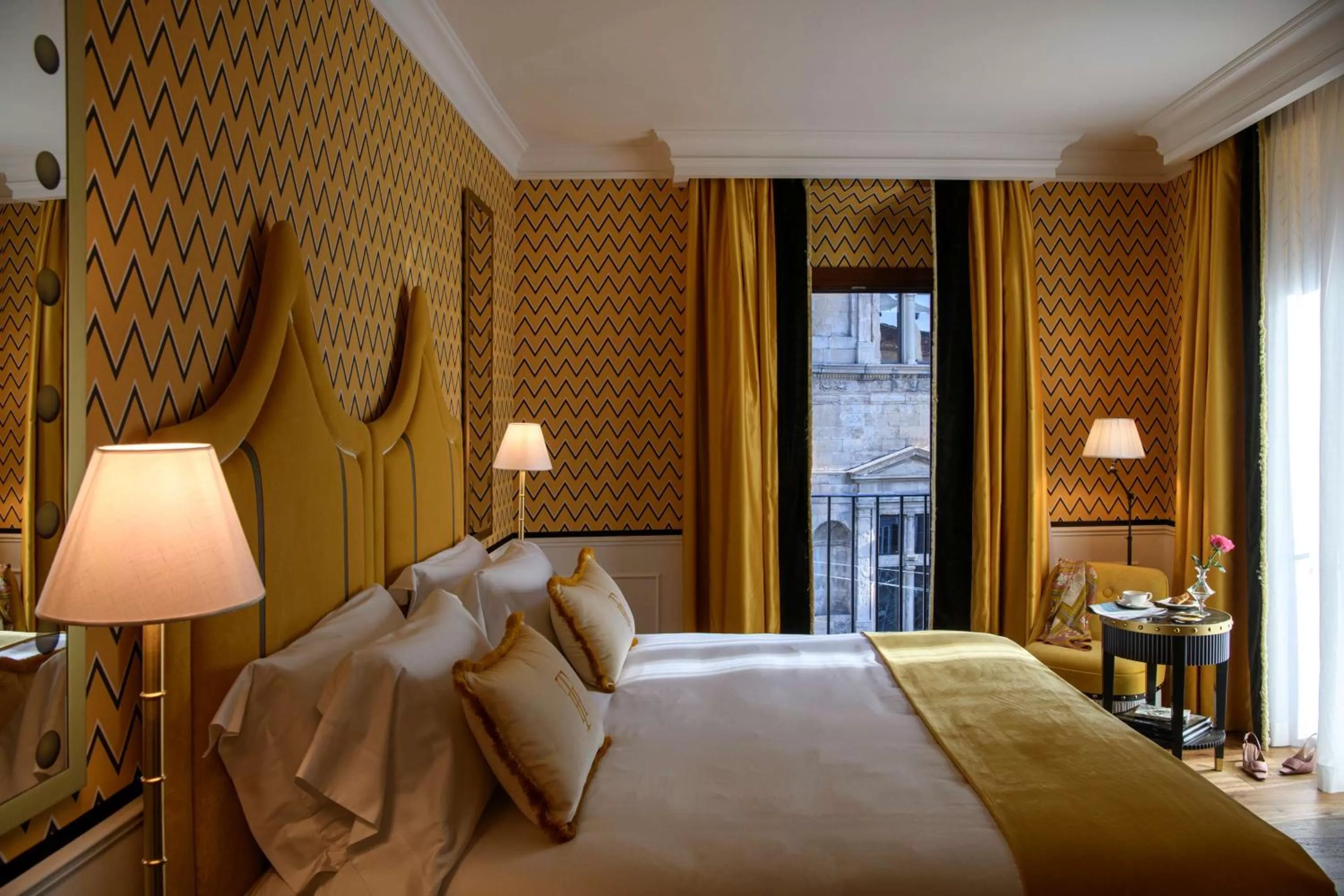 Photo of the whole room, Bed in IL Tornabuoni The Unbound Collection by Hyatt