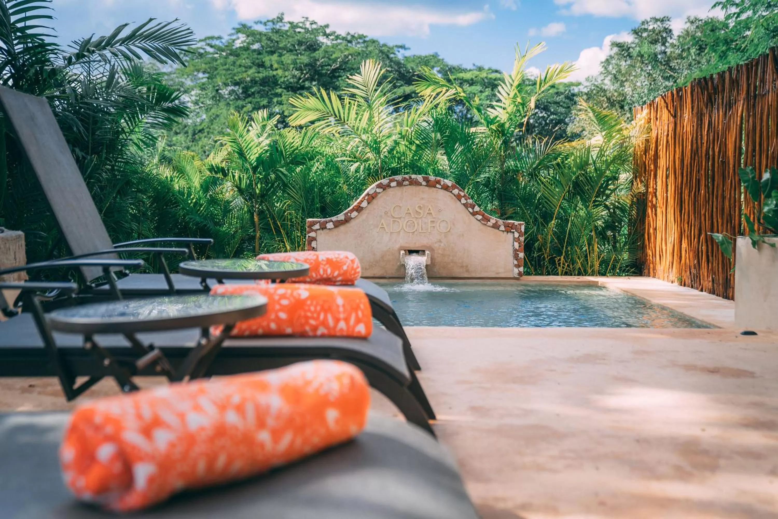 Swimming pool in Destino Mío Mayan Jungle Retreat