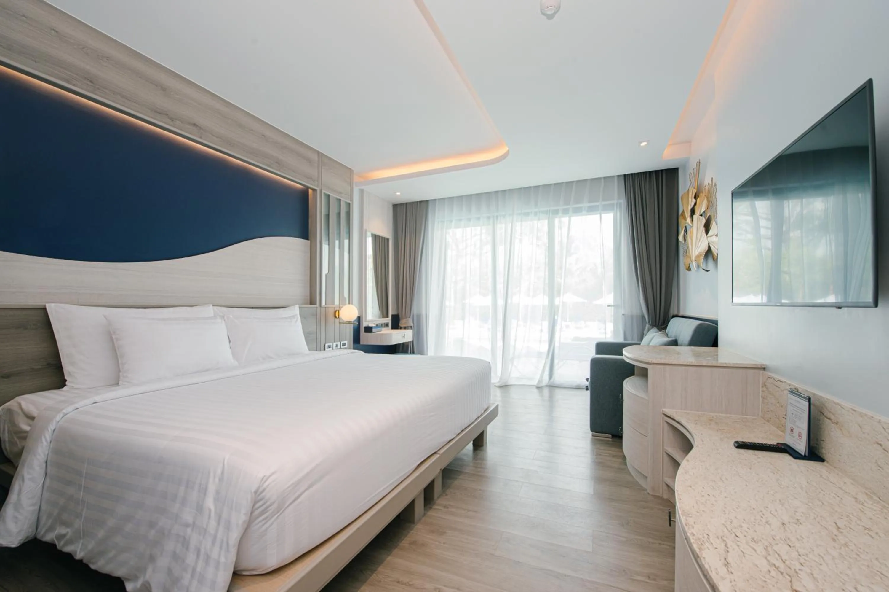 Bed in Seabed Grand Hotel Phuket - SHA Extra Plus