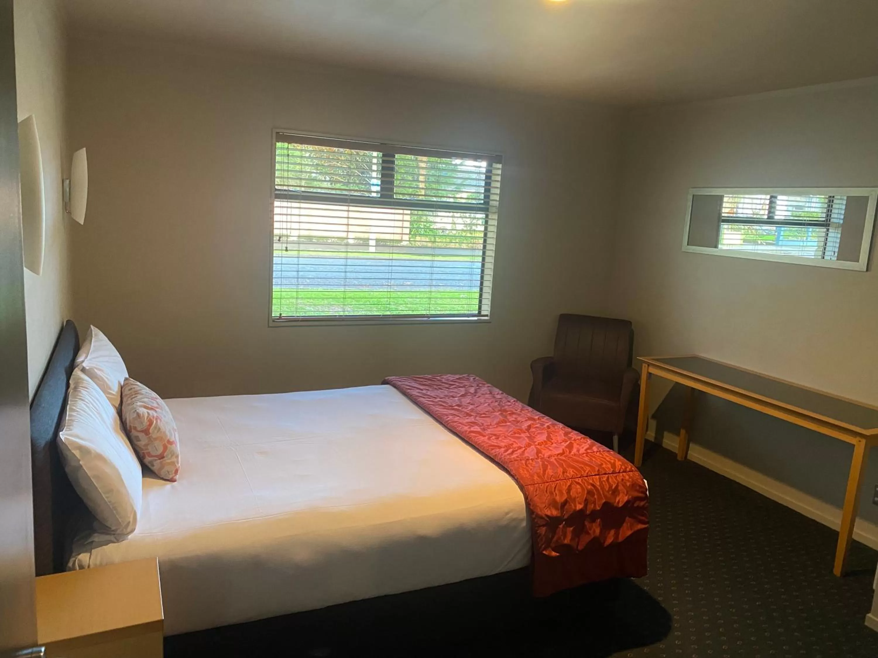 Bed in Bentleys Motor Inn